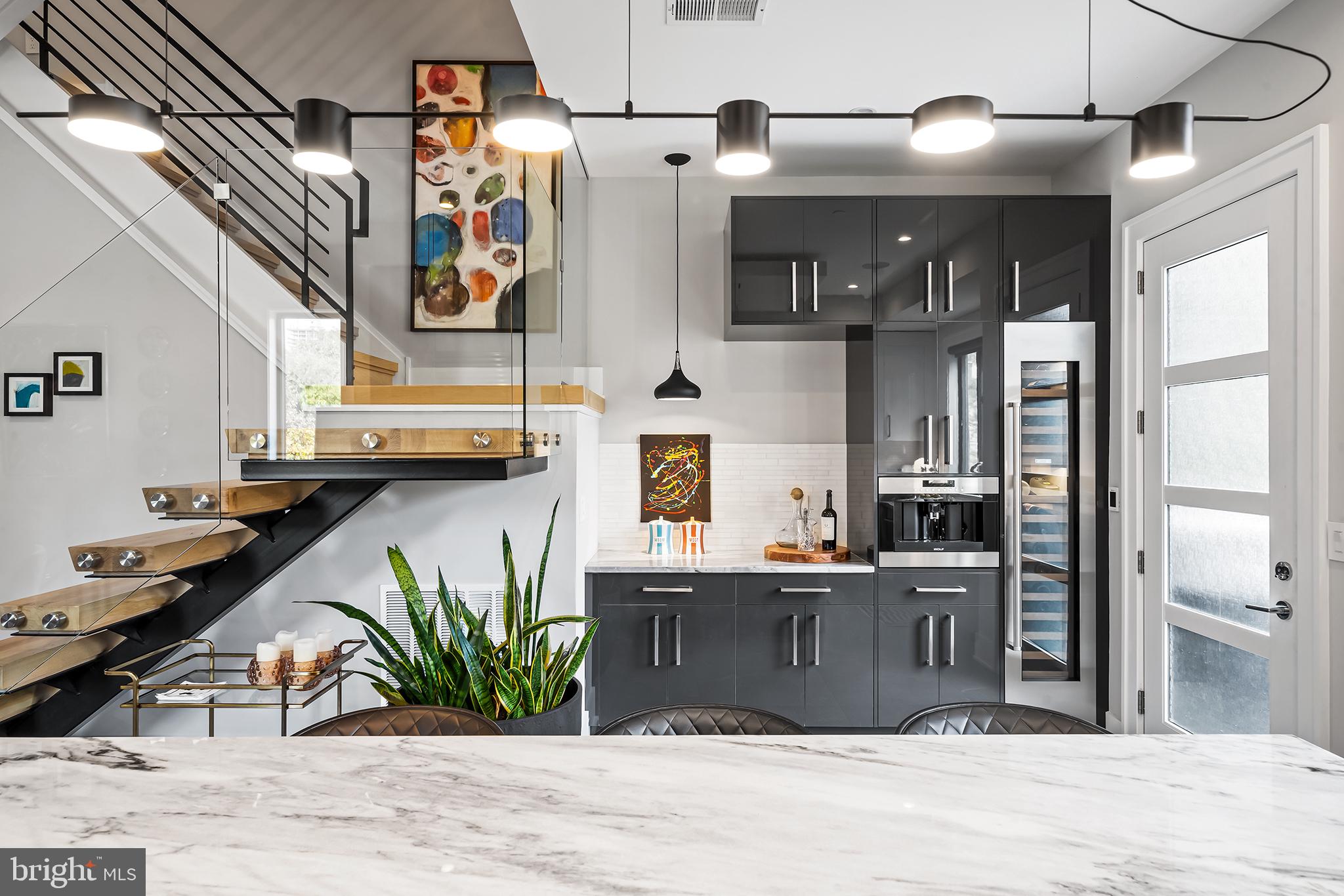 AVENUE OF THE ARTS - Residential