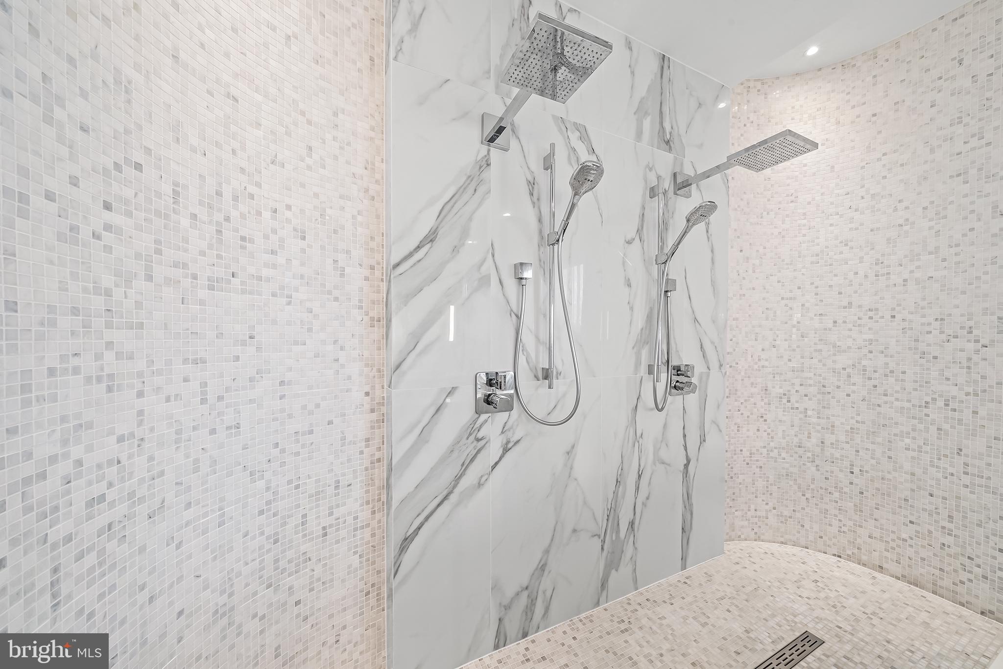 AVENUE OF THE ARTS - Residential