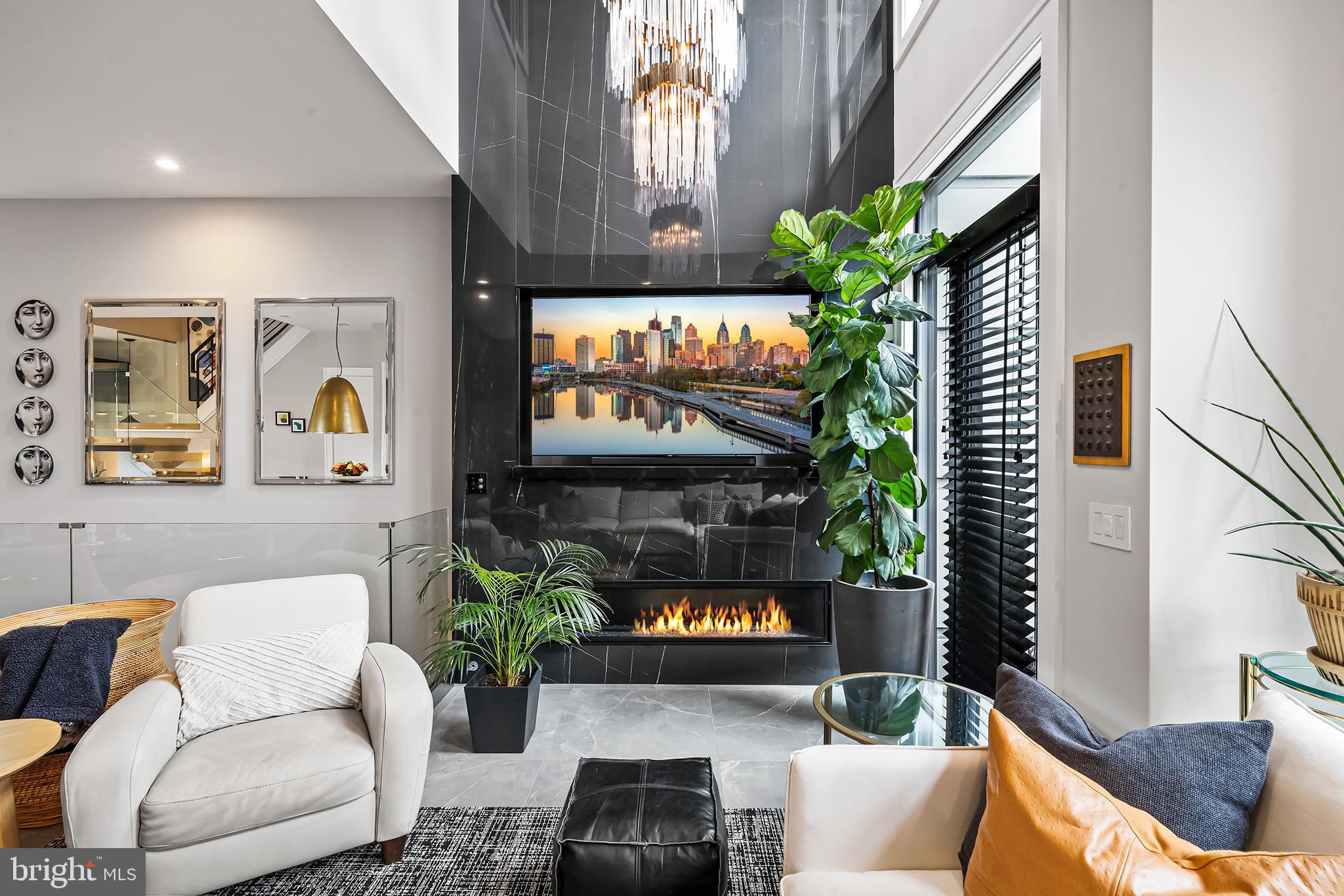 AVENUE OF THE ARTS - Residential