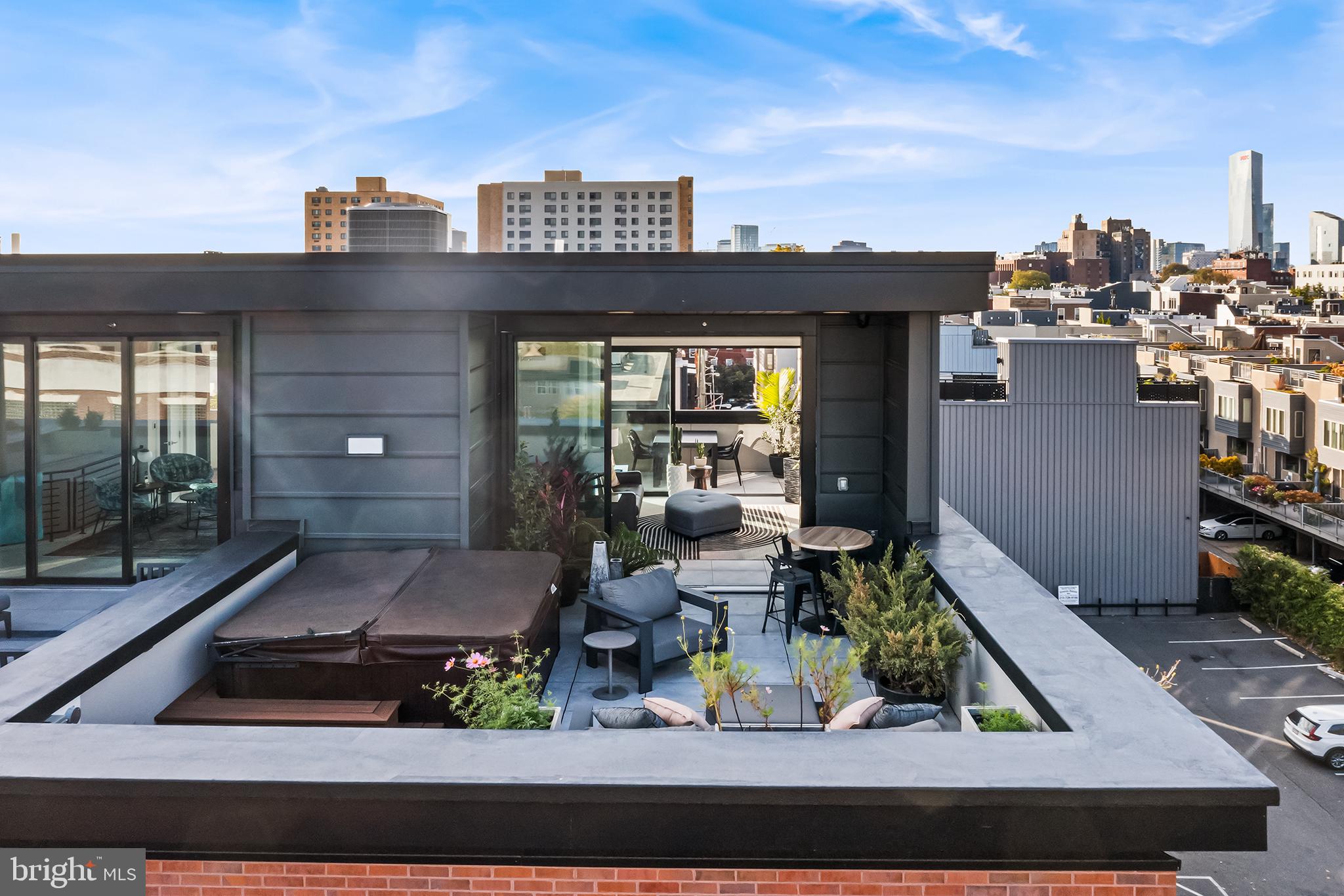 AVENUE OF THE ARTS - Residential