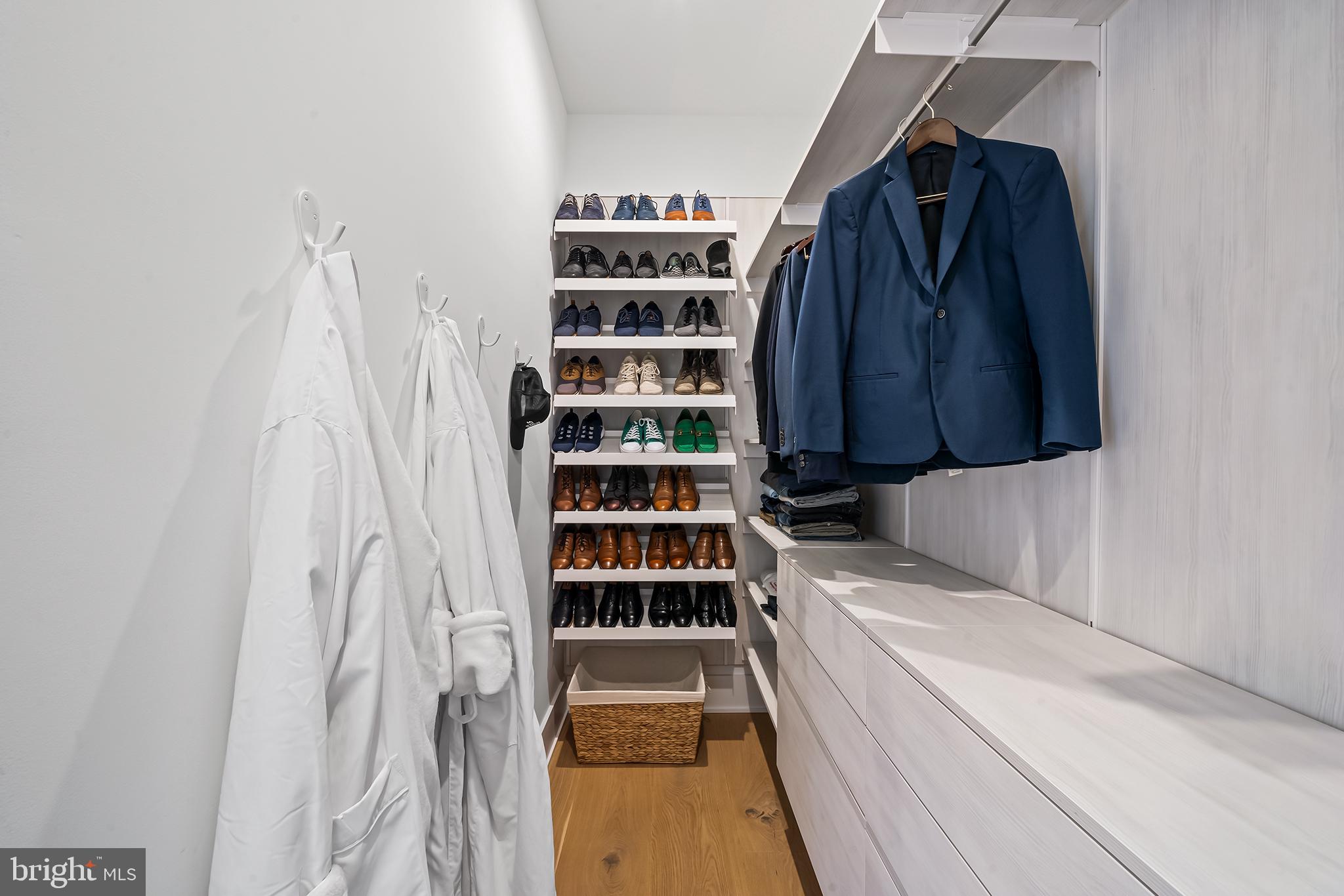 AVENUE OF THE ARTS - Residential