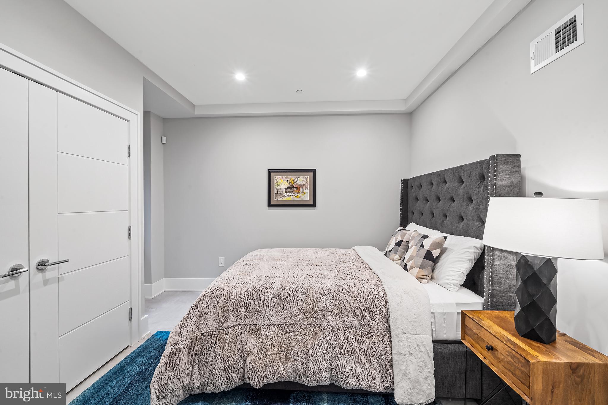 AVENUE OF THE ARTS - Residential