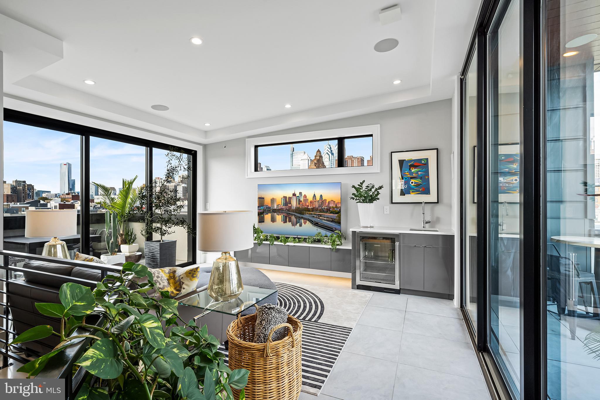 AVENUE OF THE ARTS - Residential