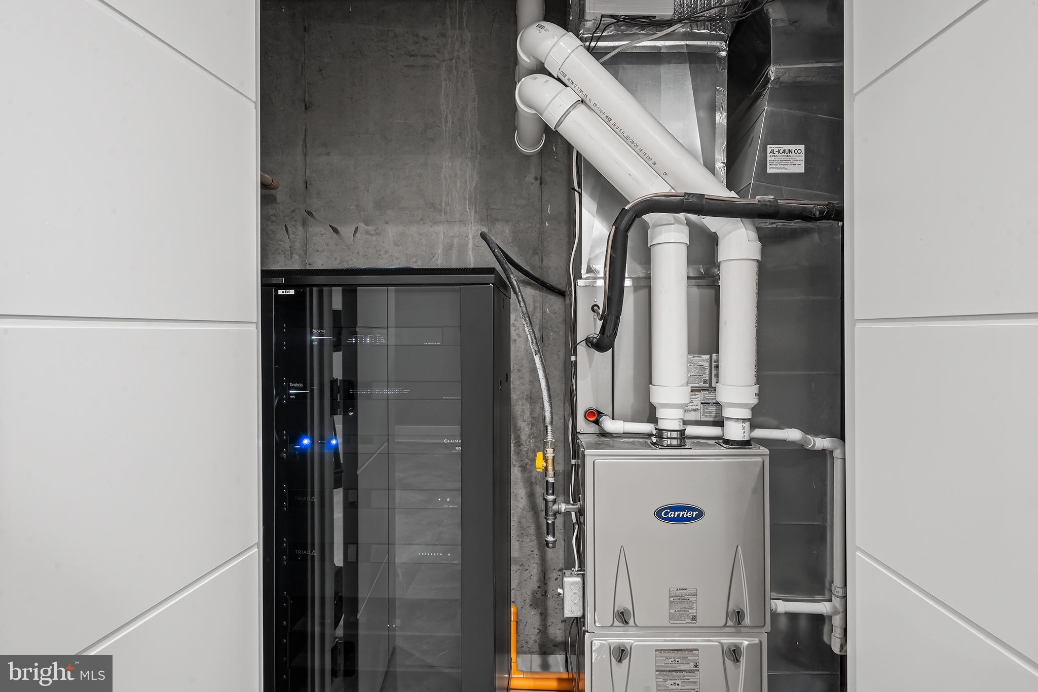 AVENUE OF THE ARTS - Residential