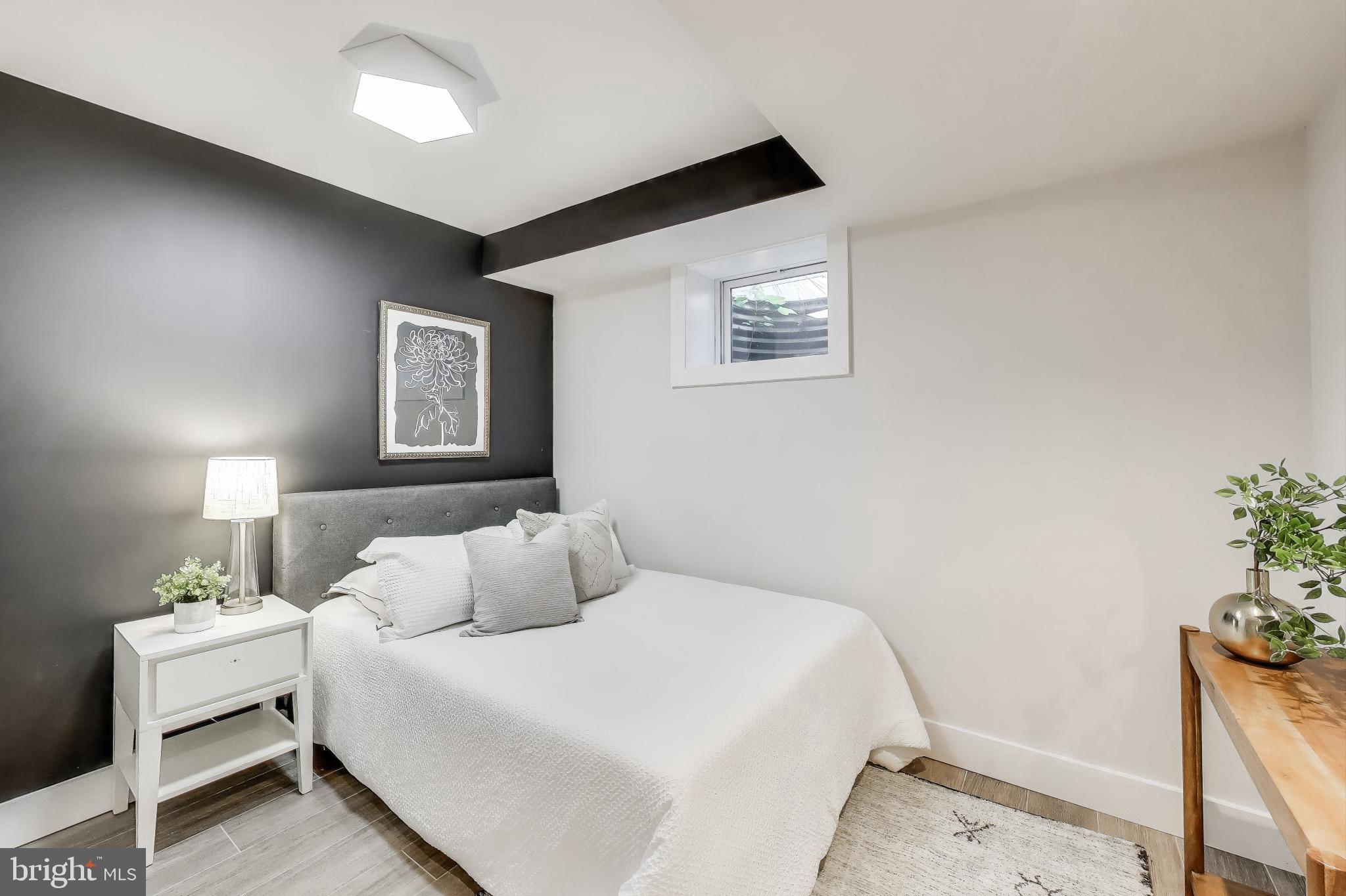 KENSINGTON KNOLLS - Residential