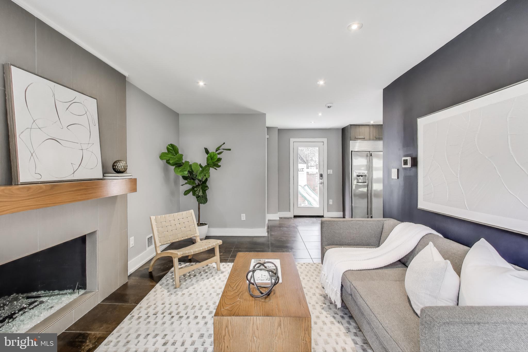 KENSINGTON KNOLLS - Residential