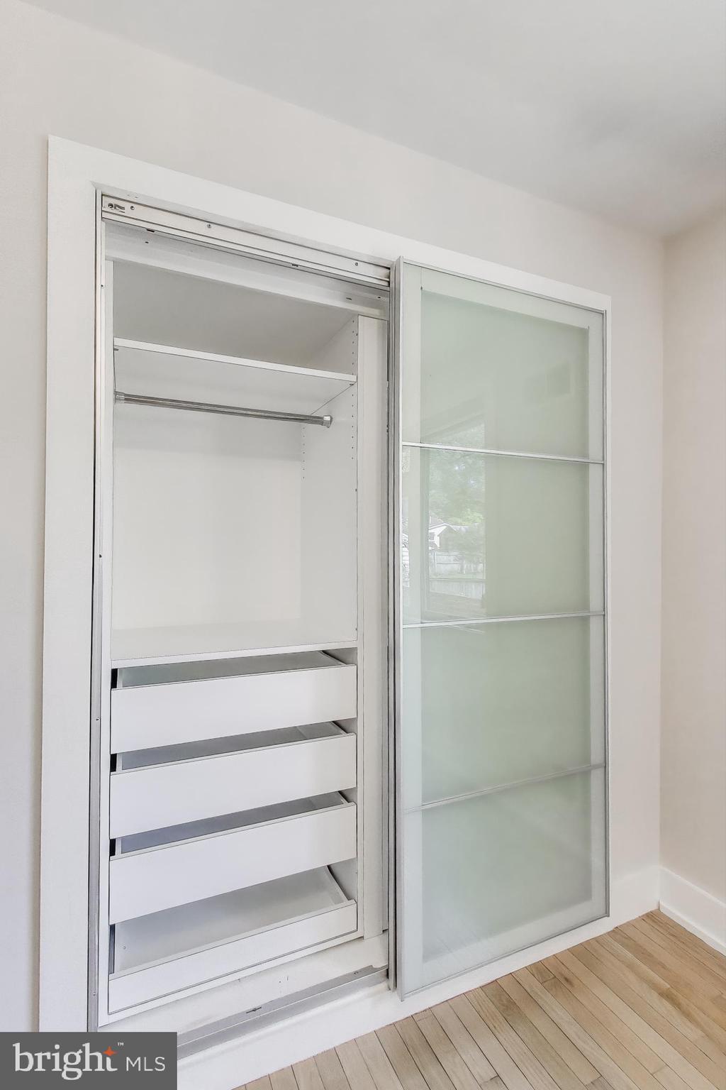 KENSINGTON KNOLLS - Residential