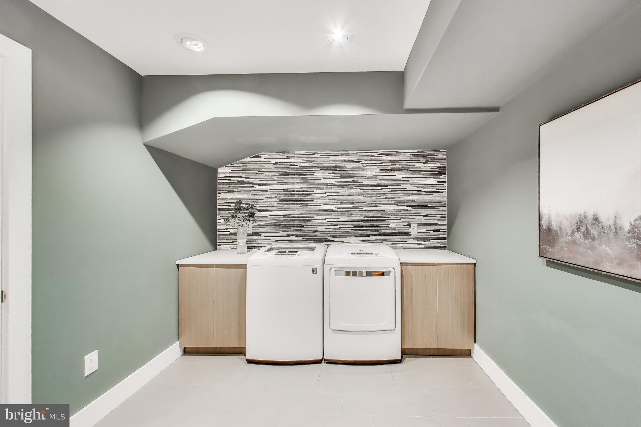 KENSINGTON KNOLLS - Residential