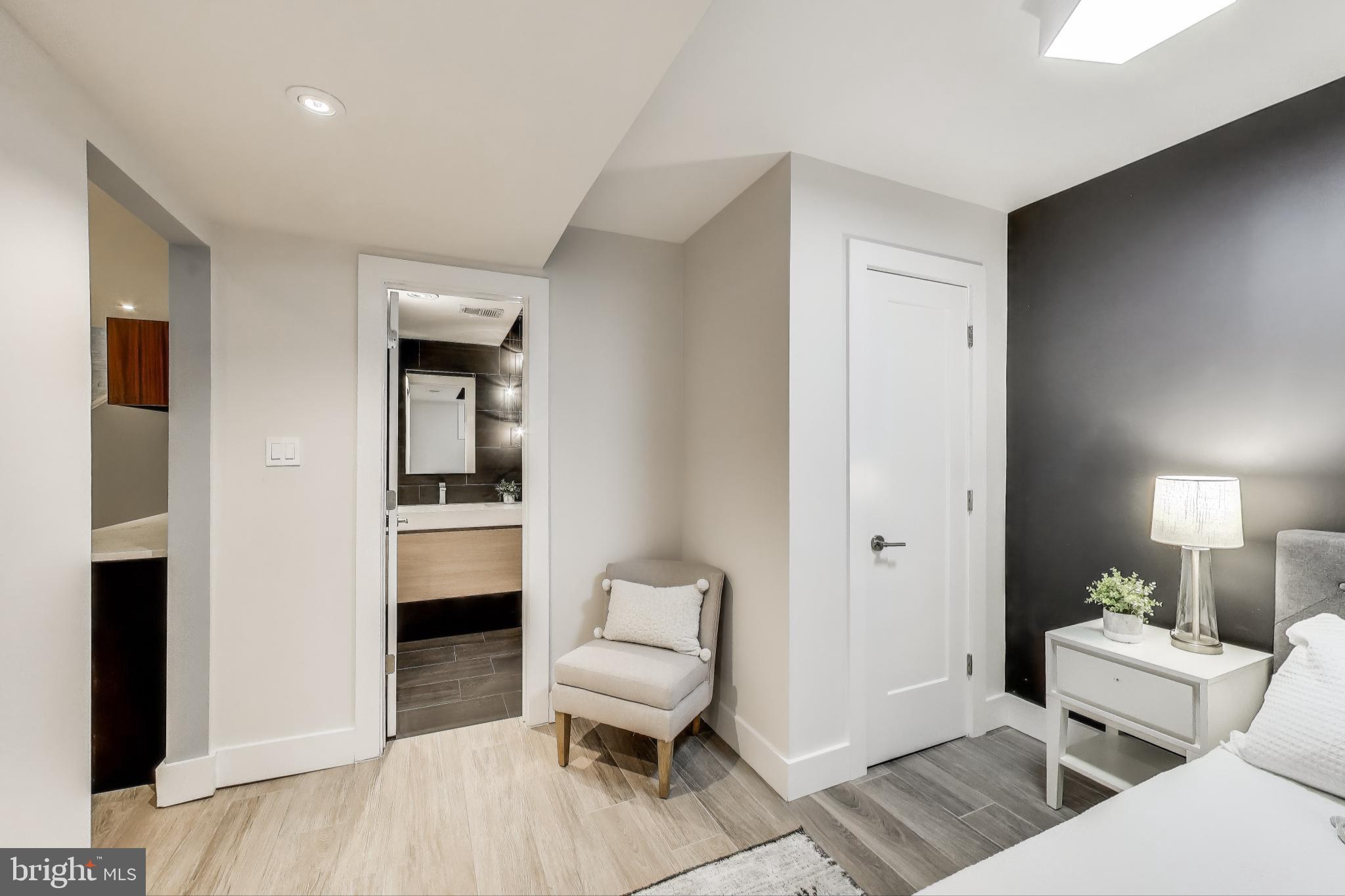 KENSINGTON KNOLLS - Residential