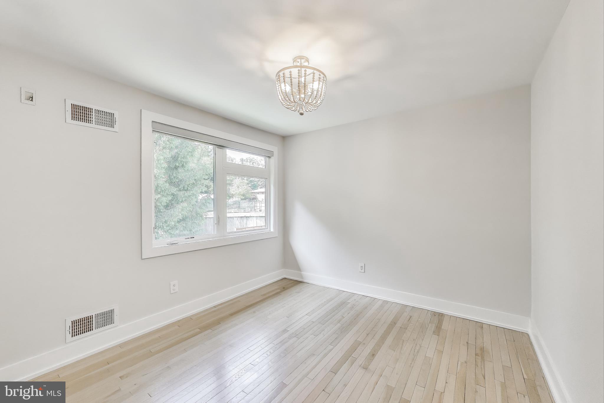 KENSINGTON KNOLLS - Residential