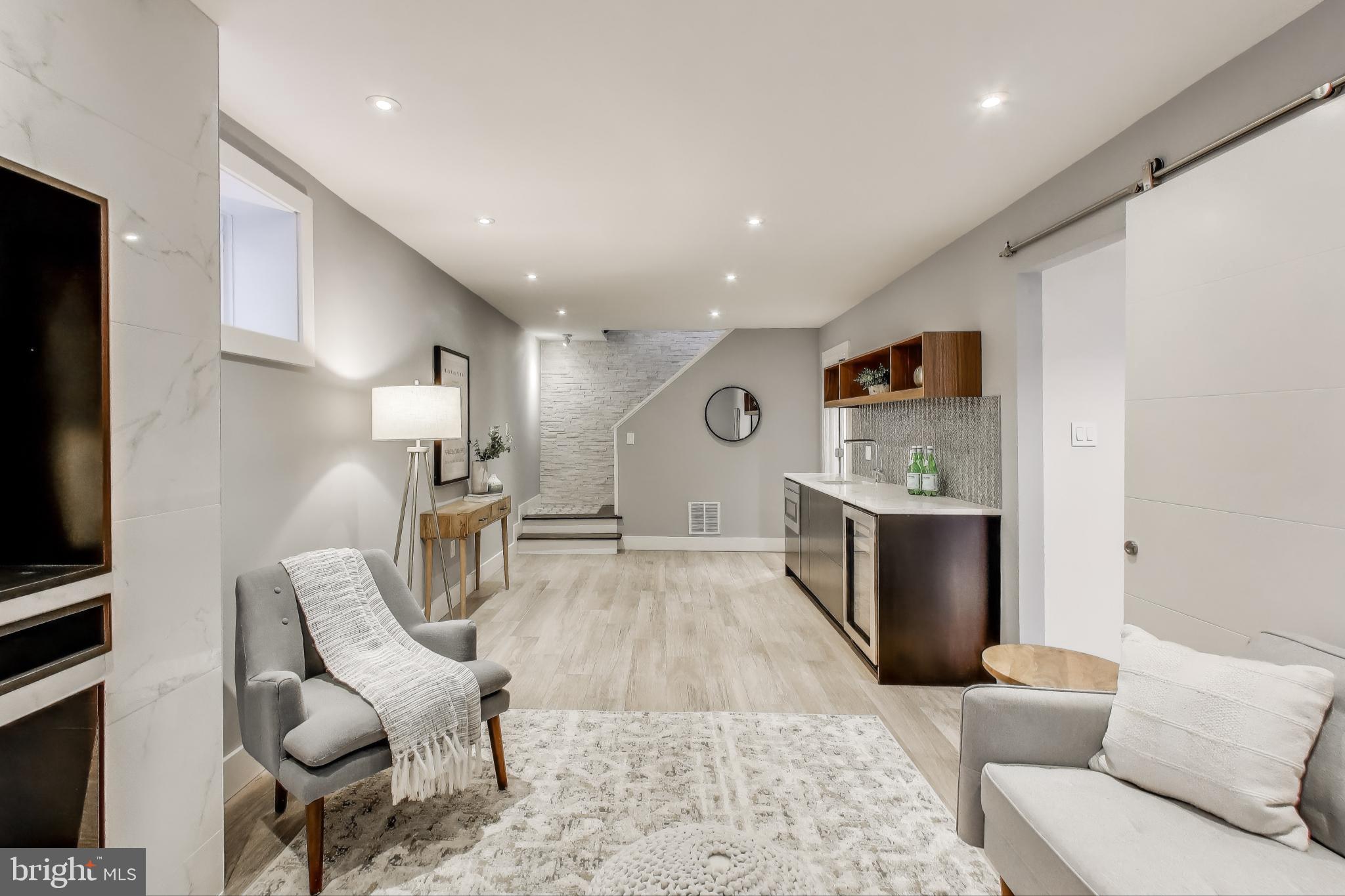 KENSINGTON KNOLLS - Residential