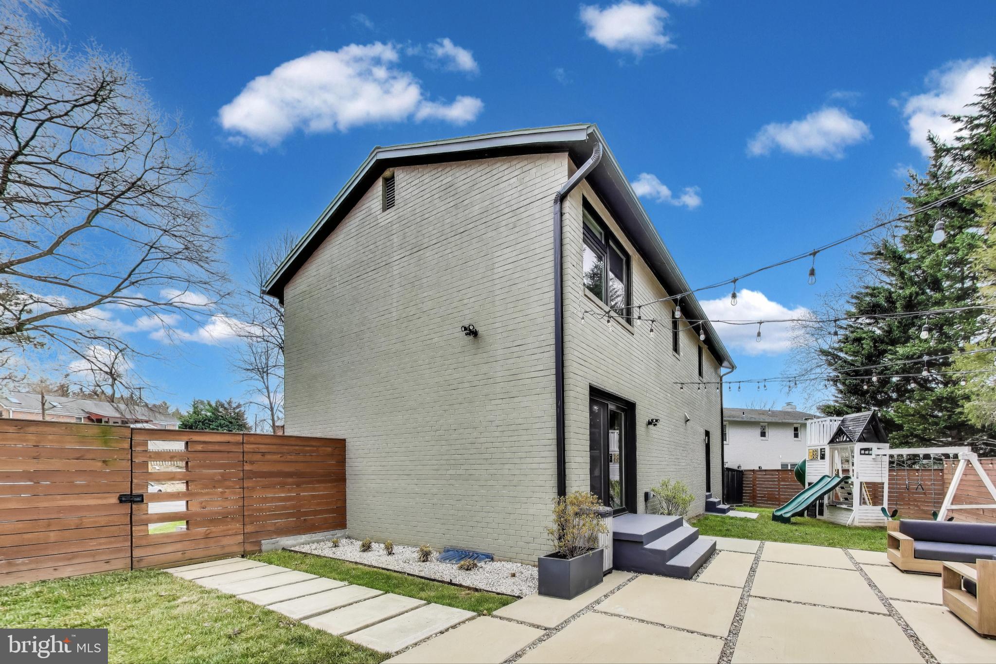 KENSINGTON KNOLLS - Residential