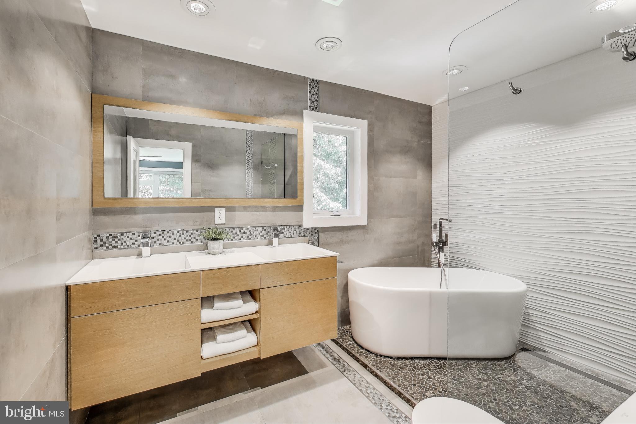 KENSINGTON KNOLLS - Residential