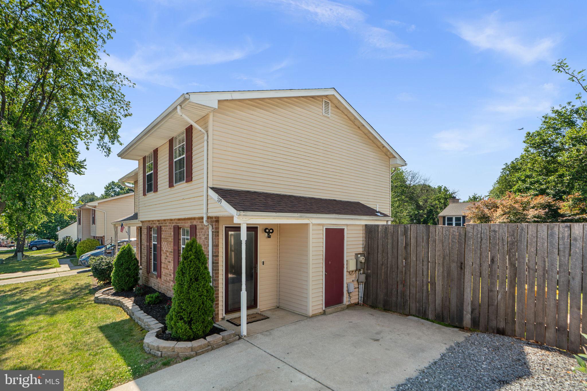 329 SHETLANDS LANE