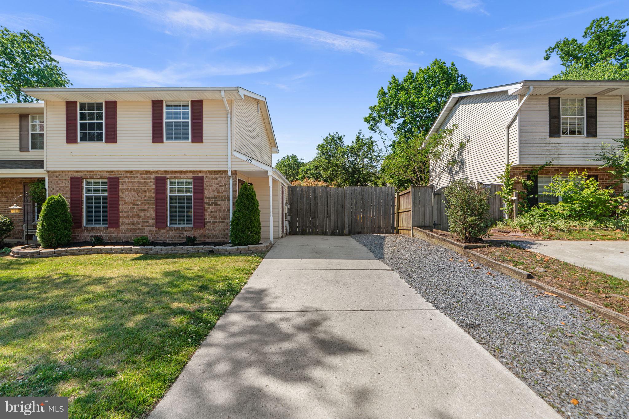 329 SHETLANDS LANE