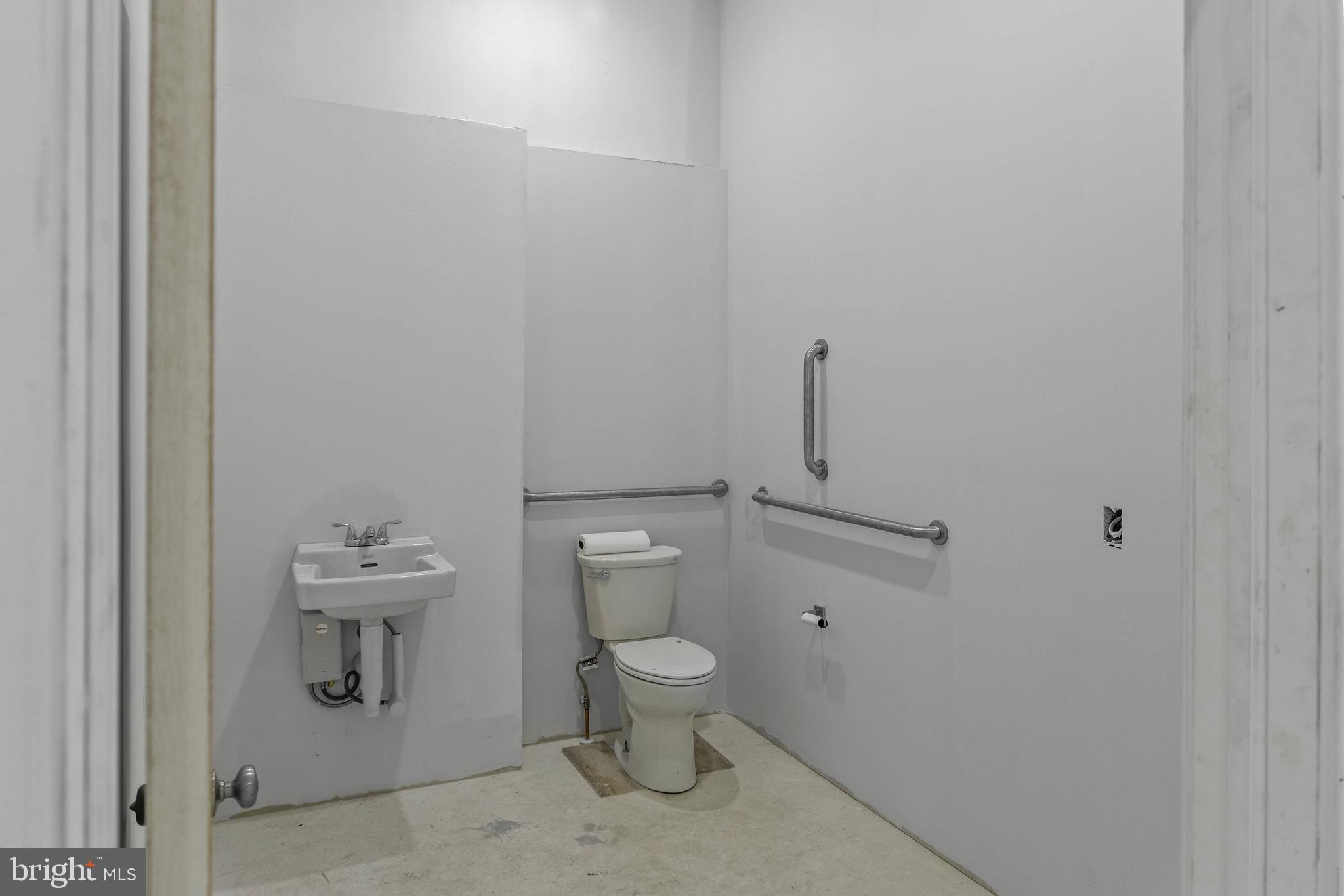 FISHTOWN - Commercial Lease