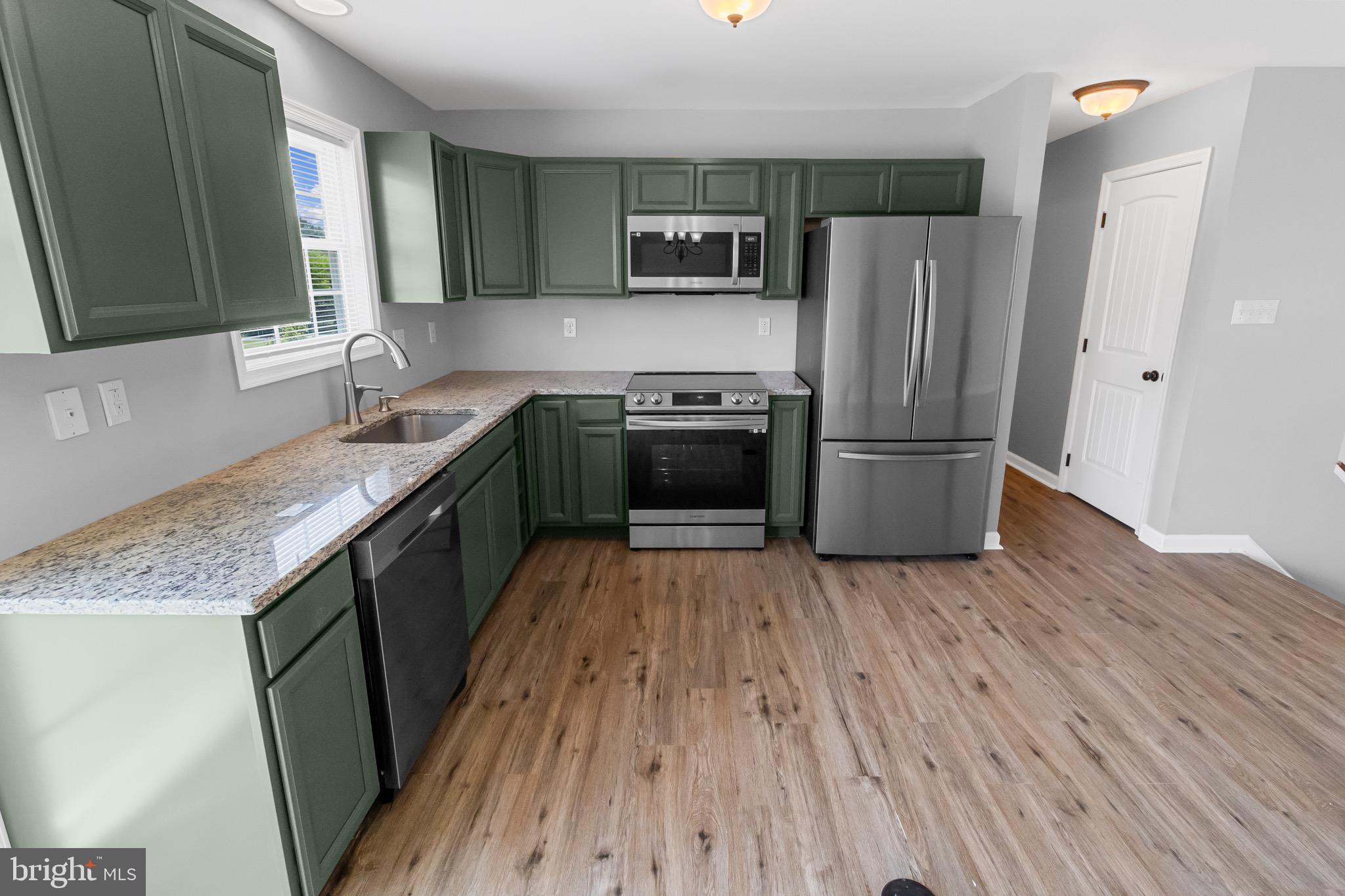 CHESSIE COURT - Residential