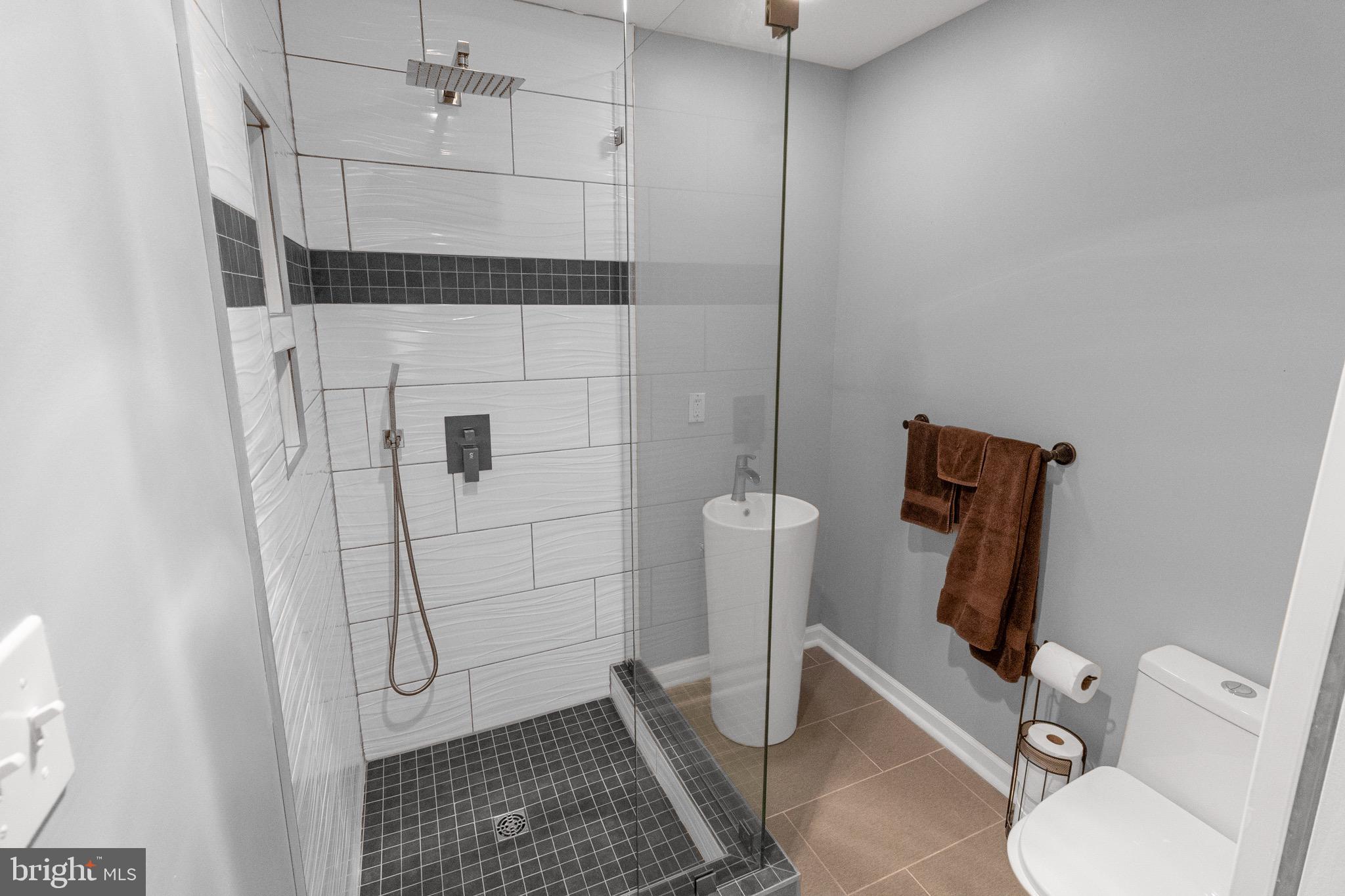 CHESSIE COURT - Residential