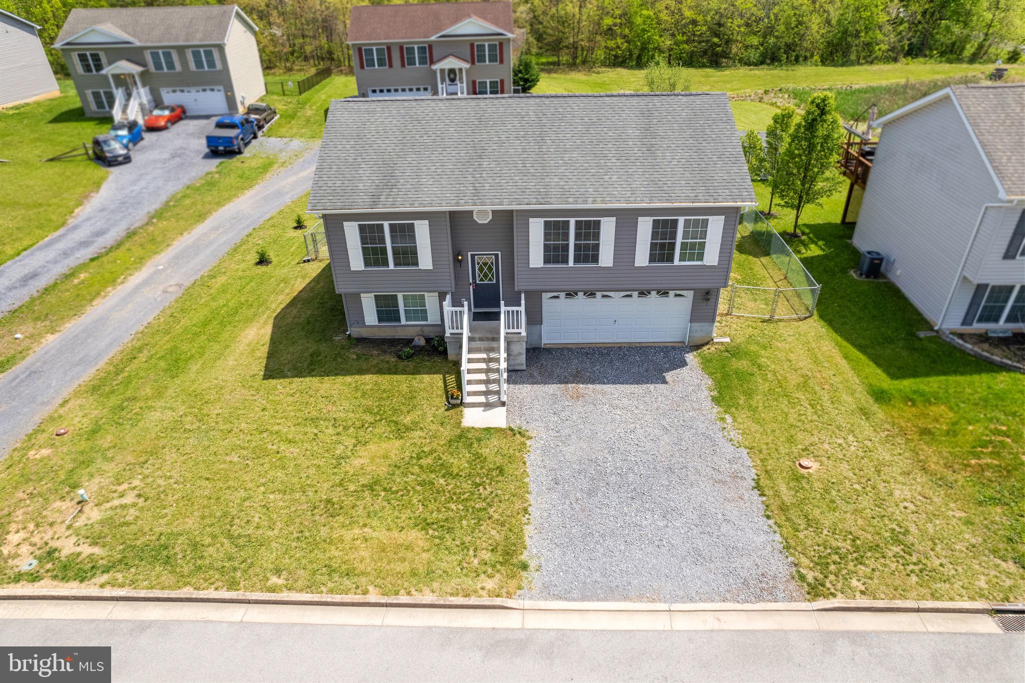 CHESSIE COURT - Residential