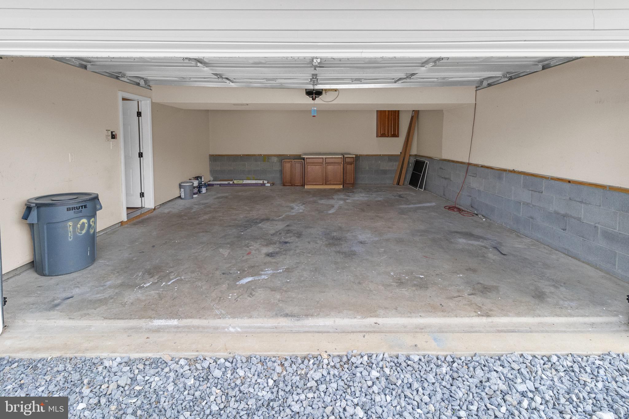 CHESSIE COURT - Residential