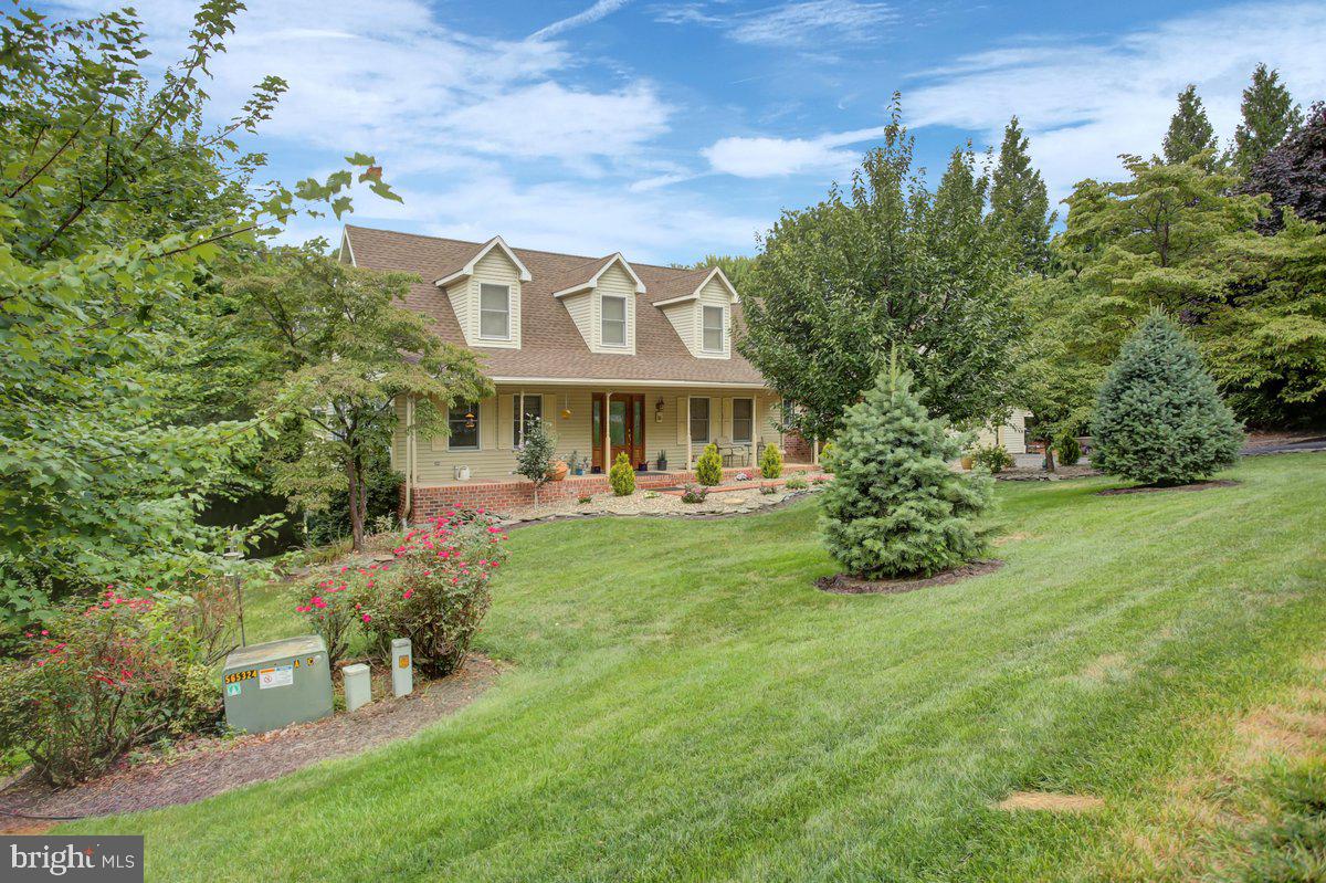 511 LARKSPUR LANE