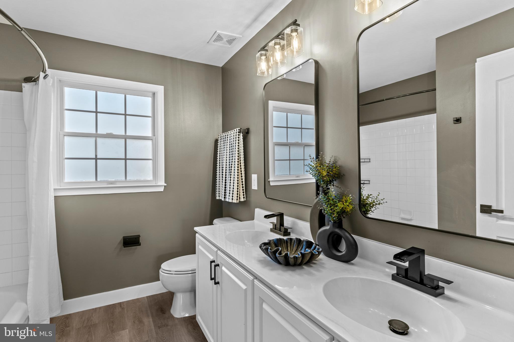 SOUTH RIDING - Residential