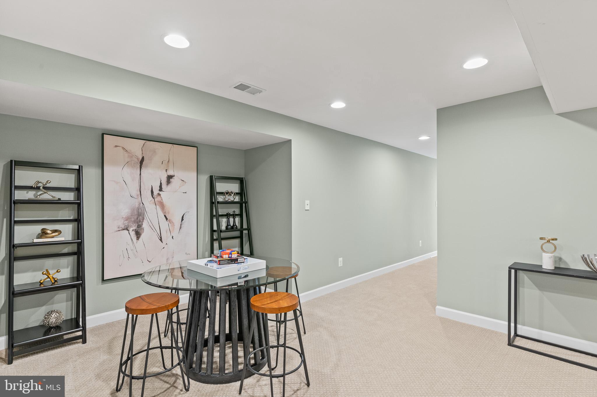 SOUTH RIDING - Residential