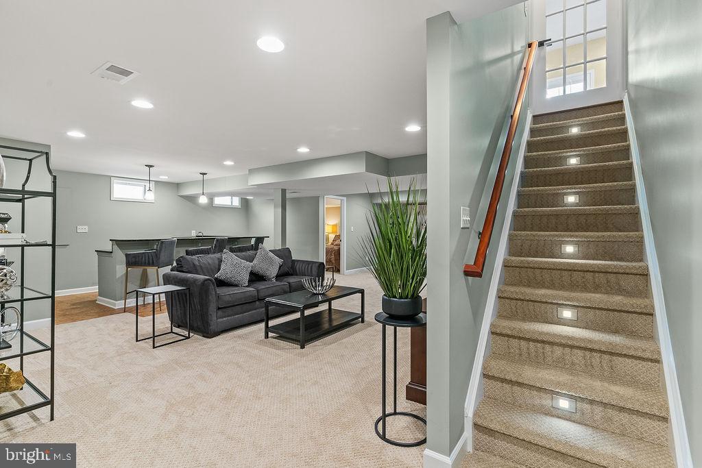 SOUTH RIDING - Residential