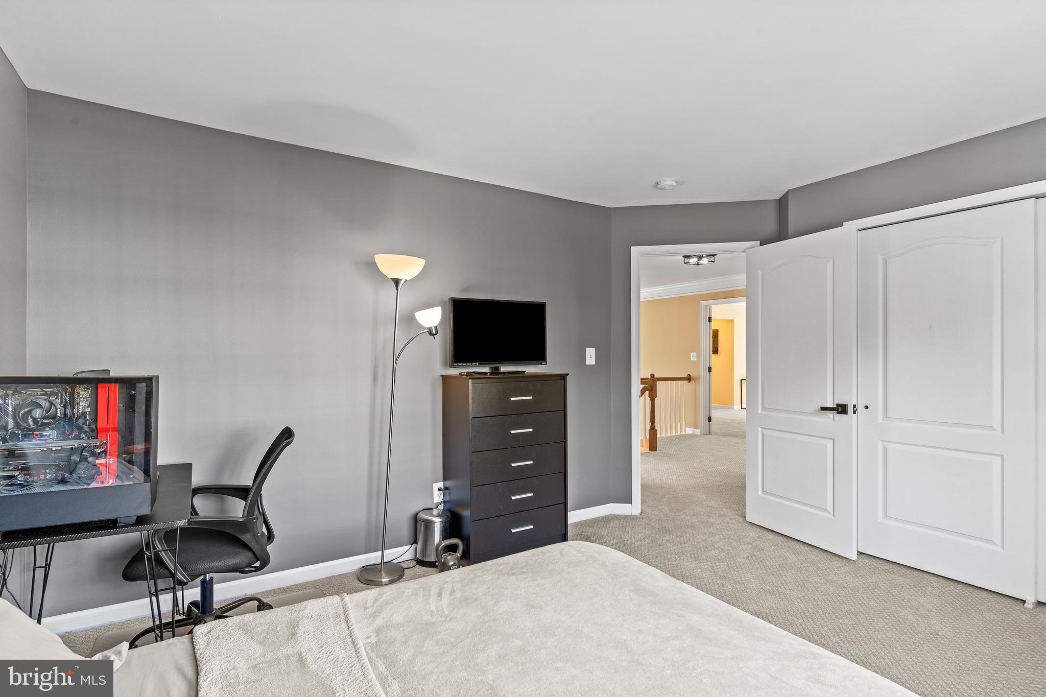 SOUTH RIDING - Residential