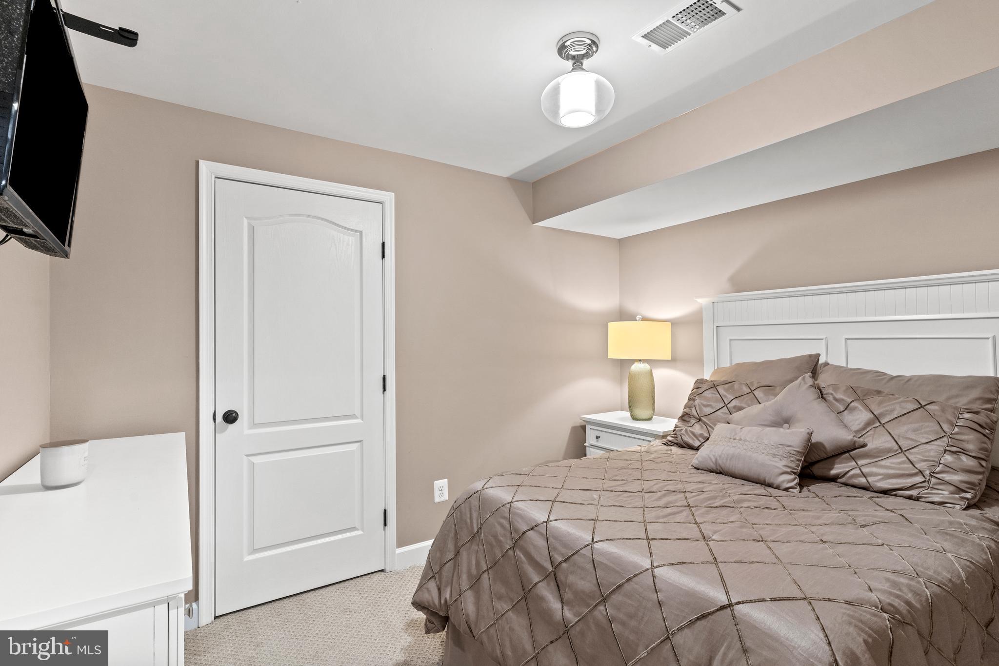 SOUTH RIDING - Residential