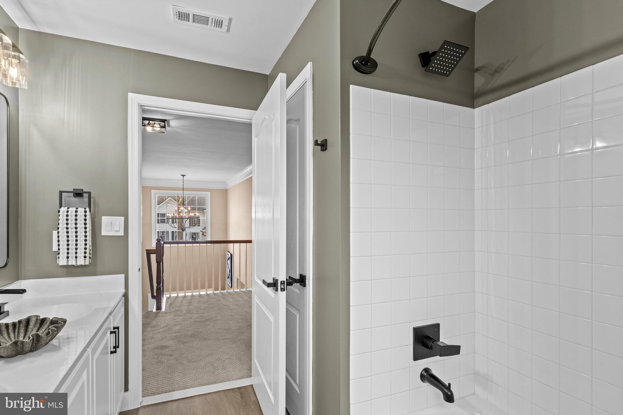 SOUTH RIDING - Residential