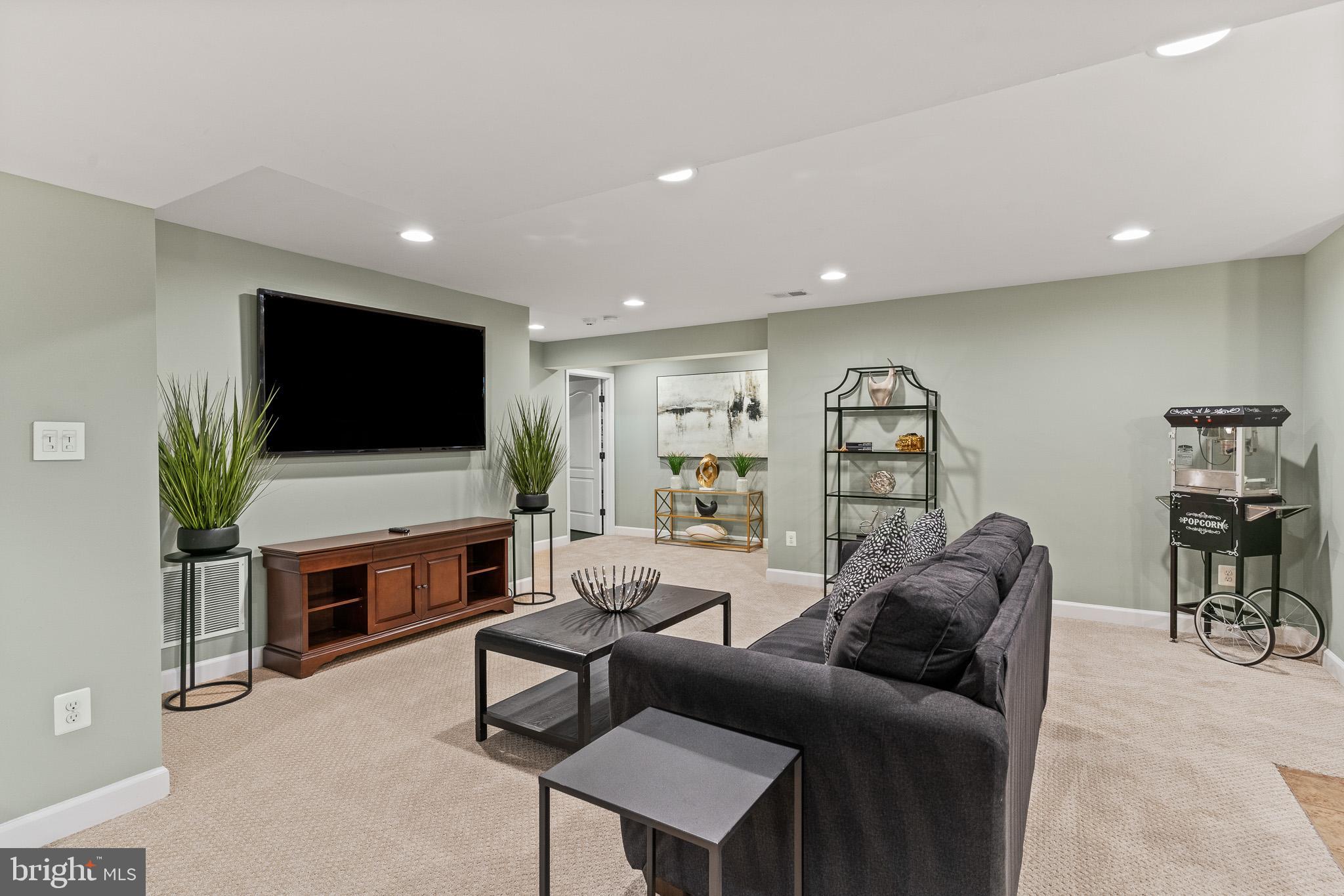 SOUTH RIDING - Residential