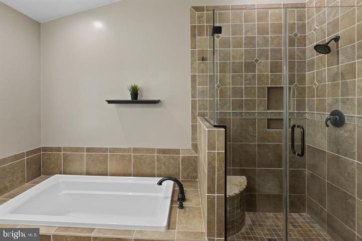 THE GREENS AT FAIRWAY HILLS - Residential