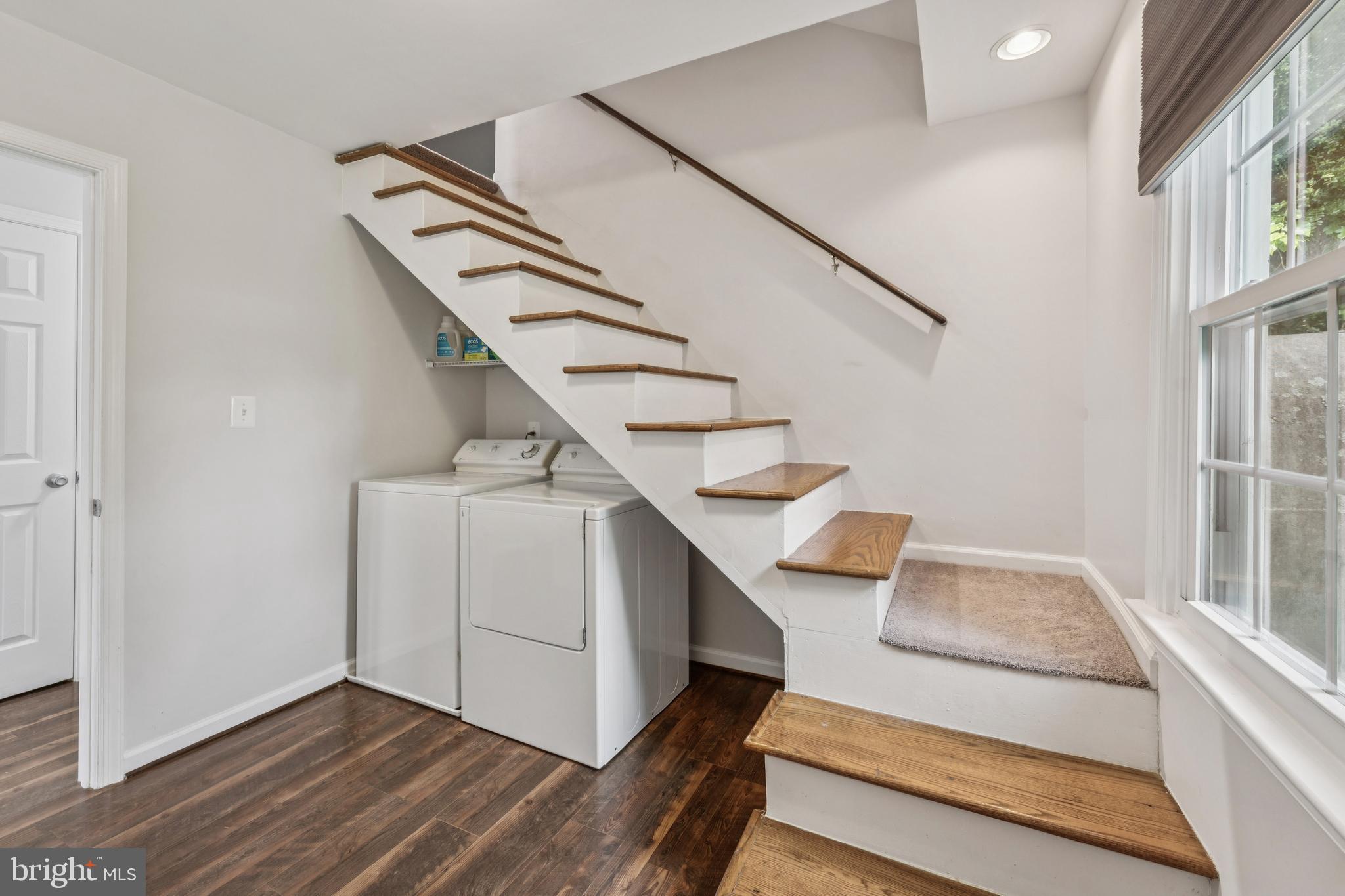 BLUFF POINT - Residential