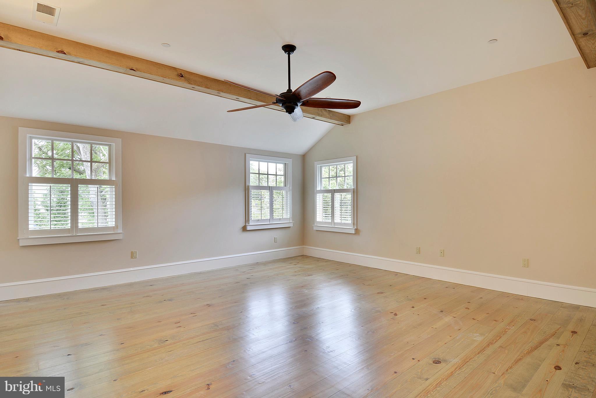 EASTPORT - Residential Lease