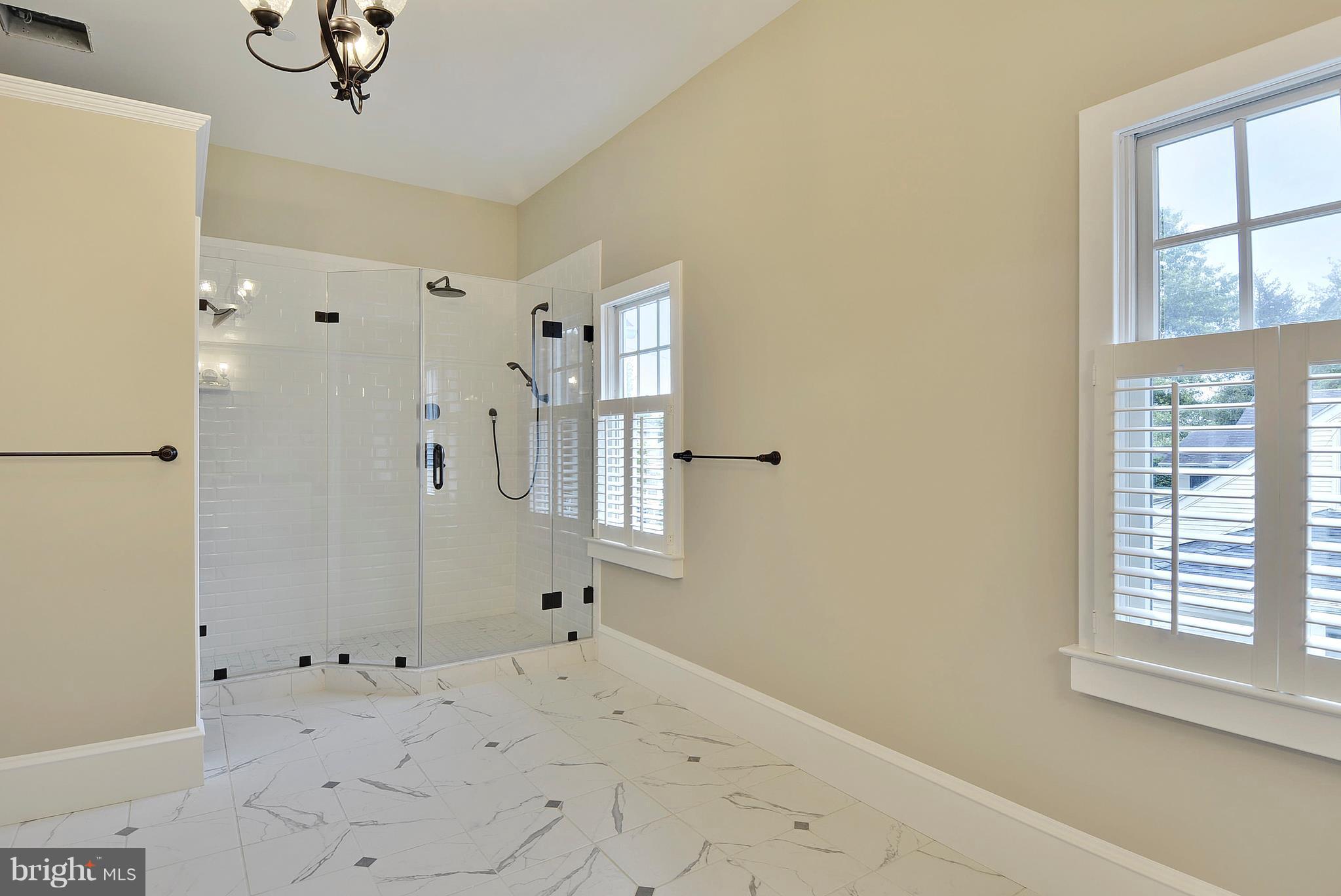 EASTPORT - Residential Lease