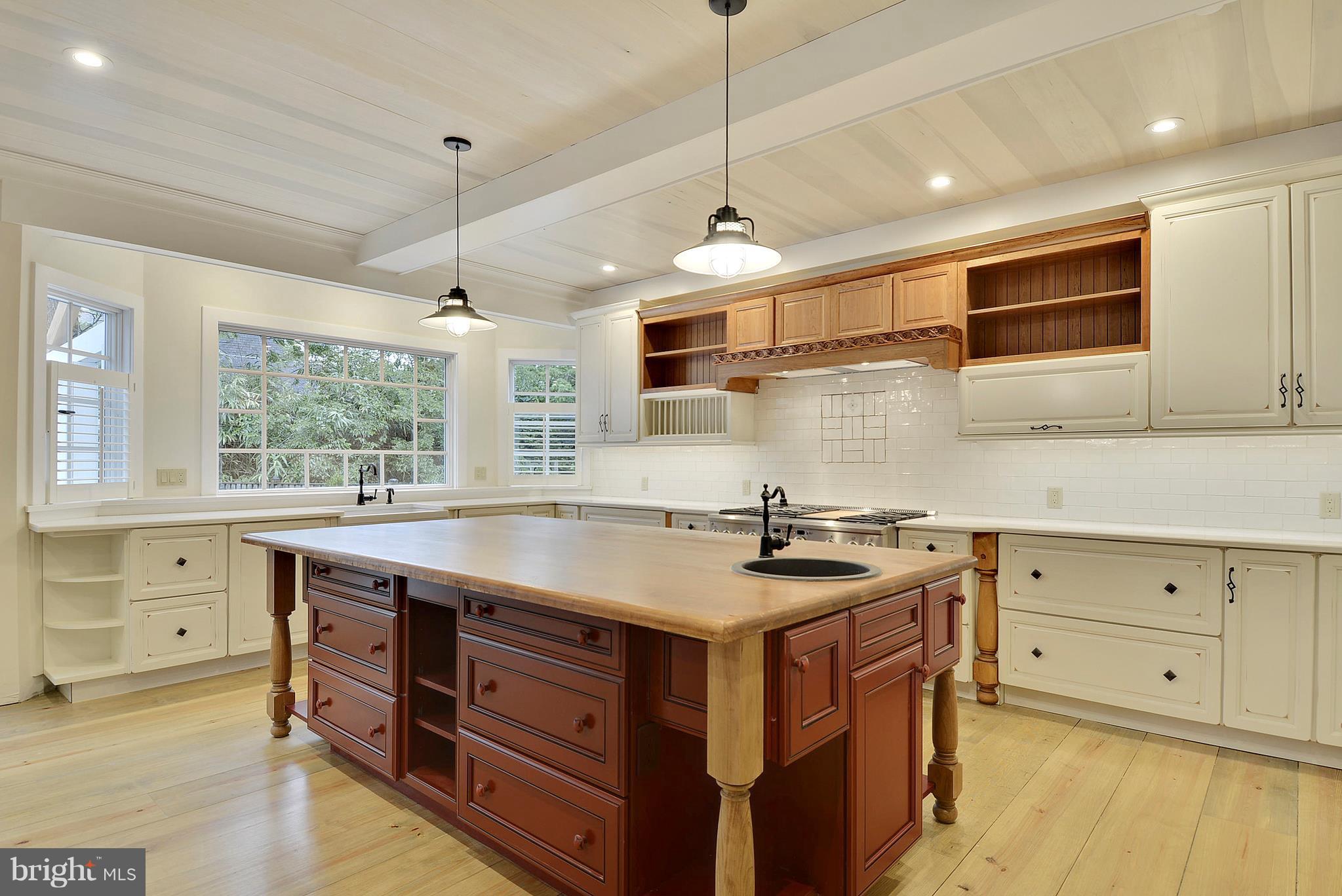 EASTPORT - Residential Lease