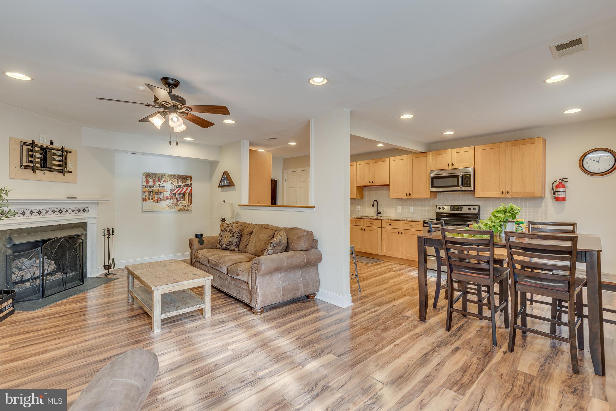 6 CARTER BRAXTON BLDG