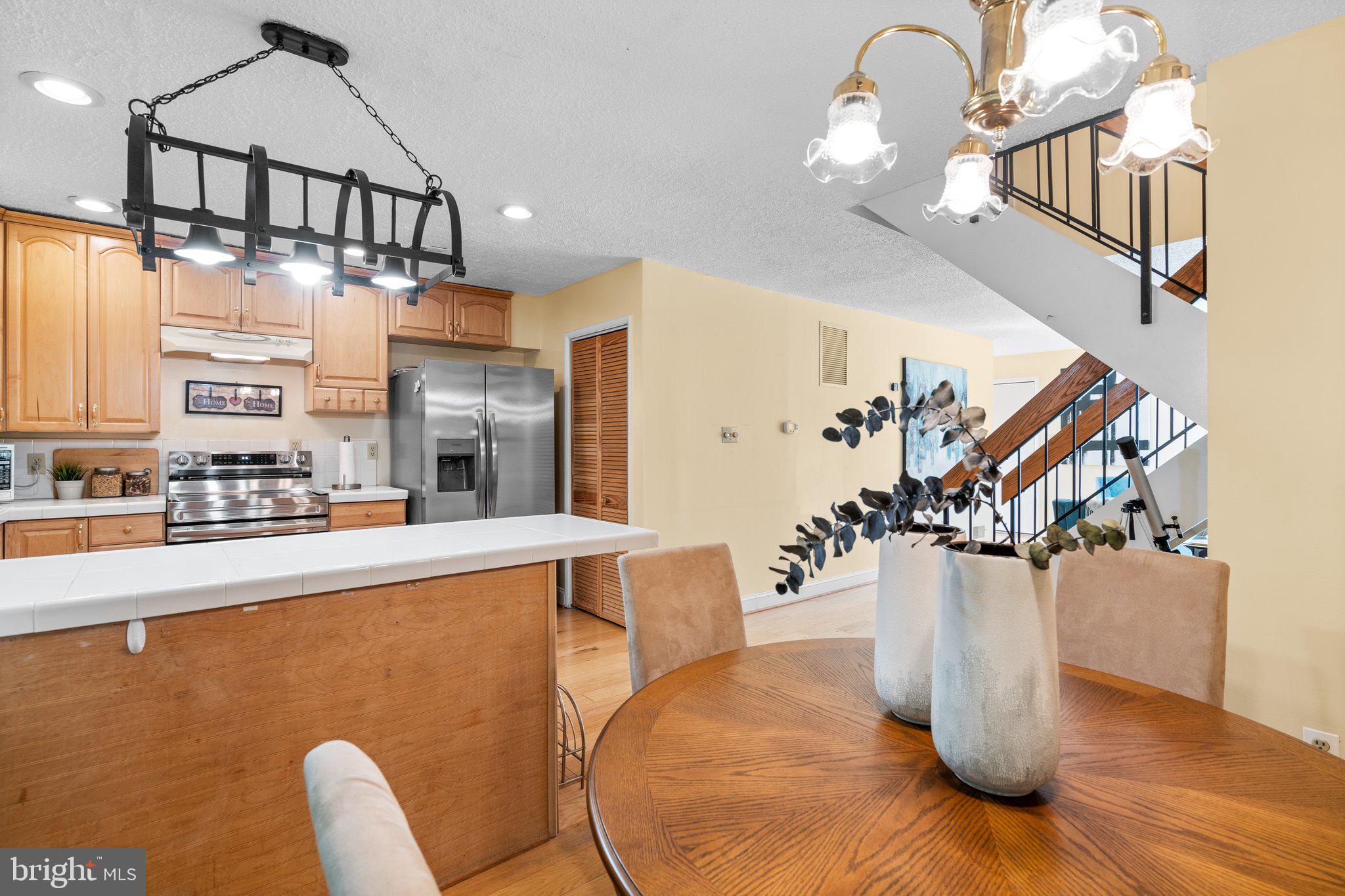 RESTON - Residential