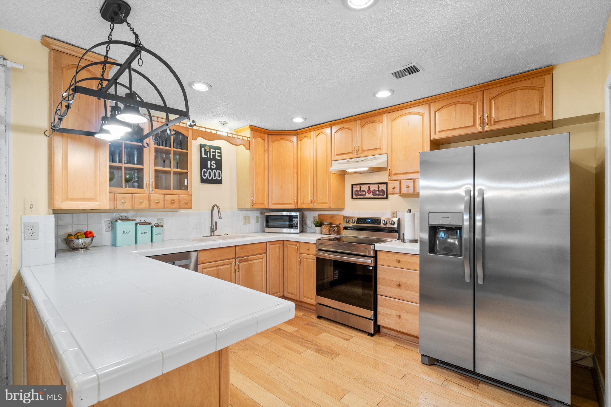 RESTON - Residential