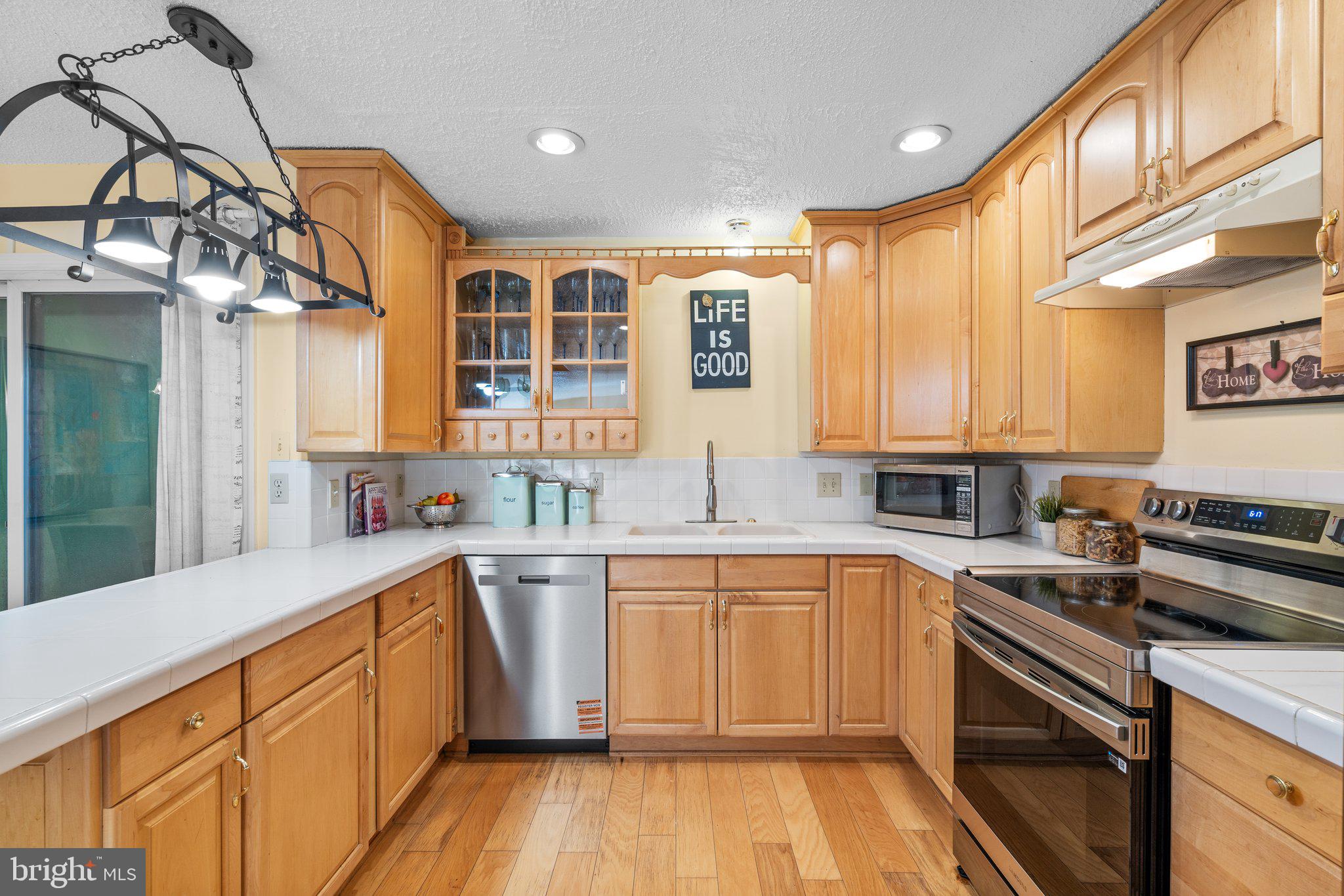 RESTON - Residential