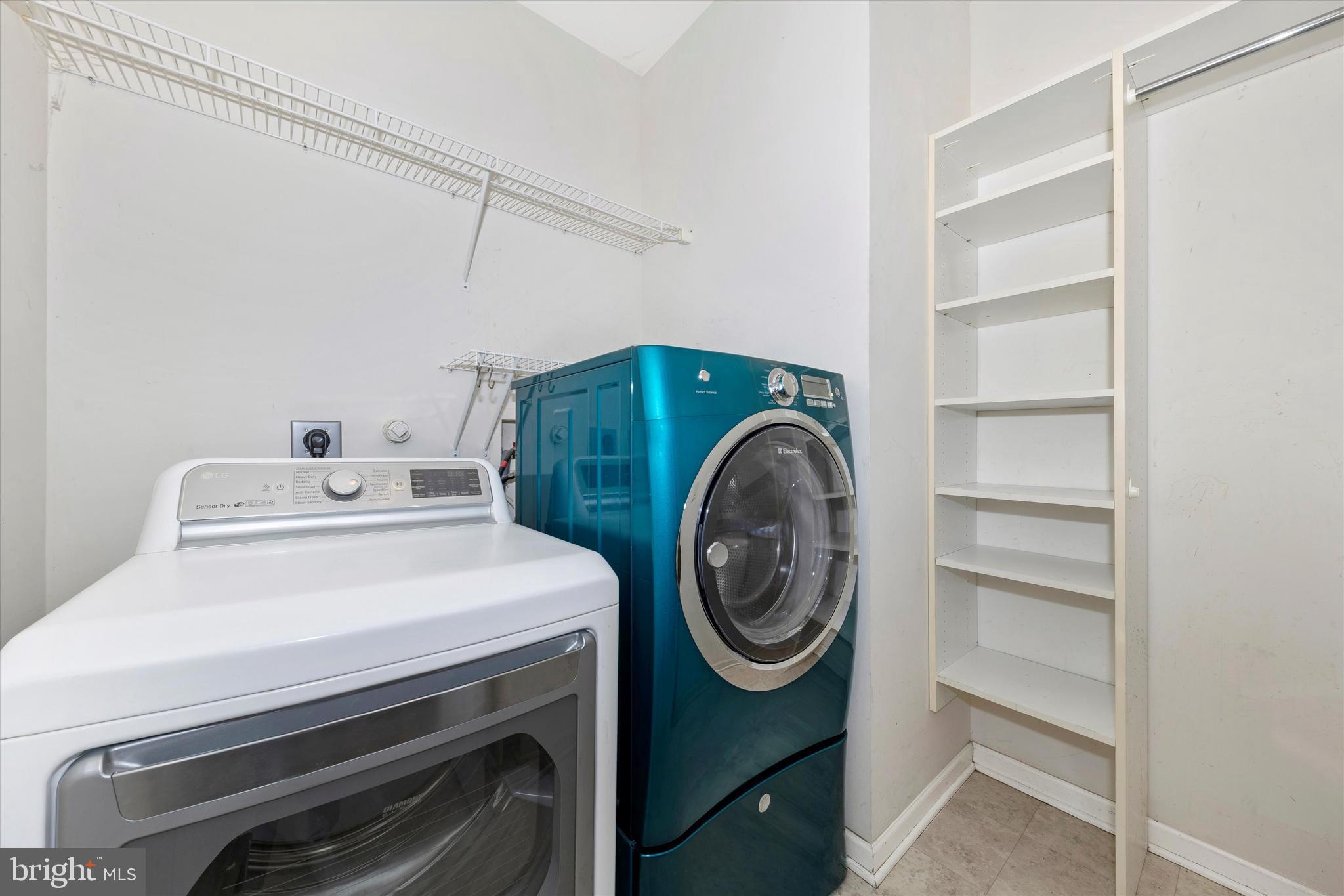 CREEKSIDE PARK - Residential