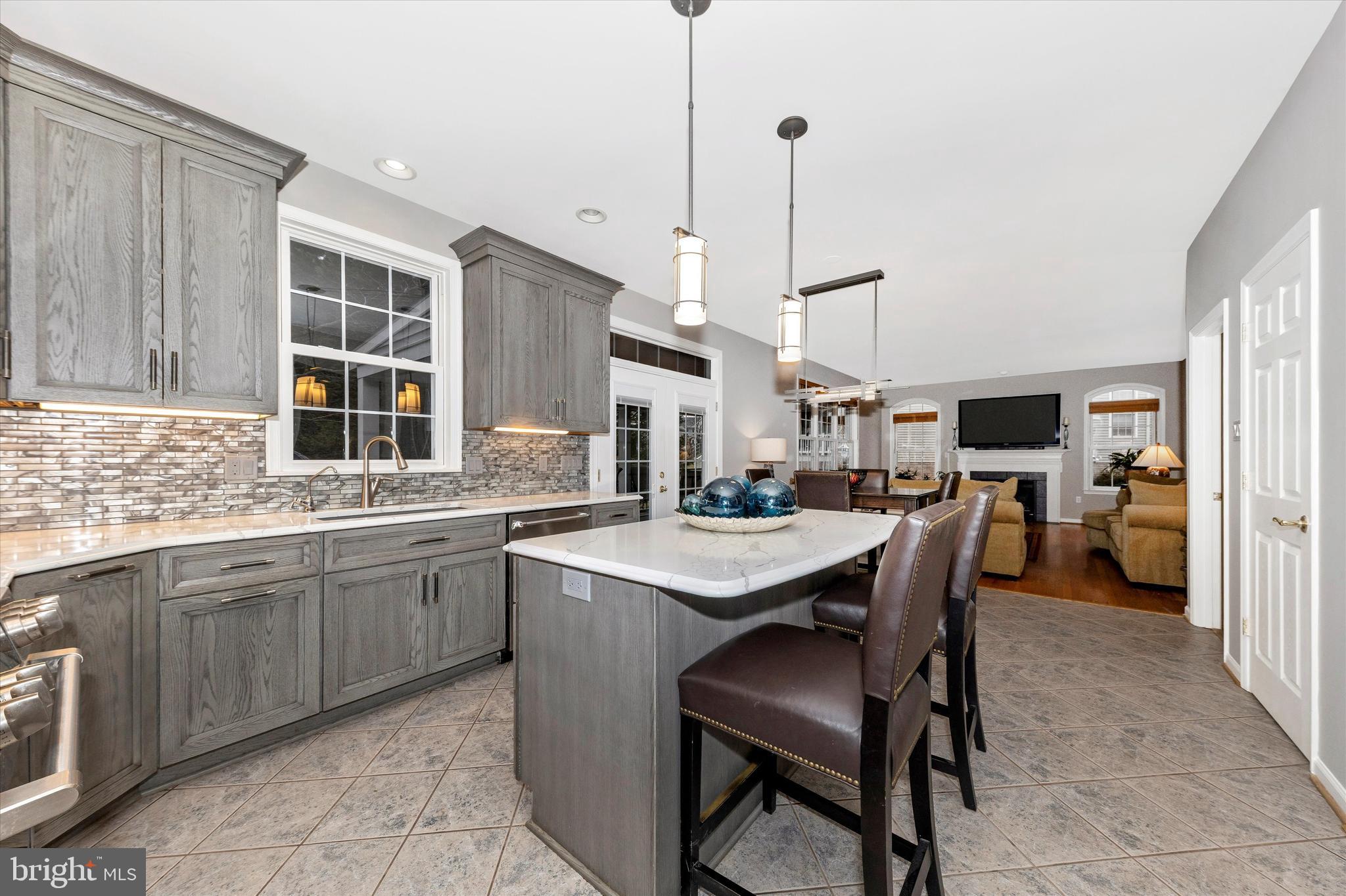 CREEKSIDE PARK - Residential