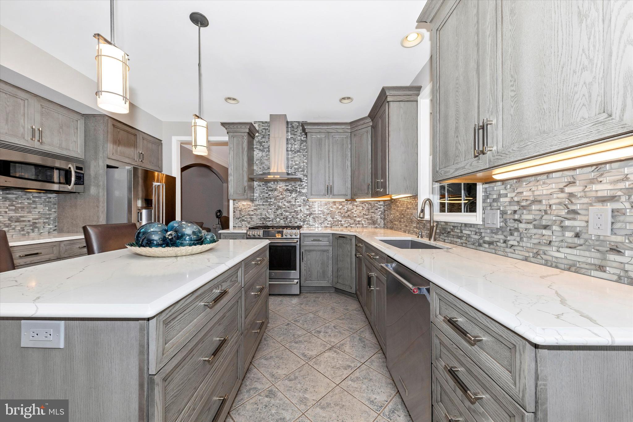 CREEKSIDE PARK - Residential