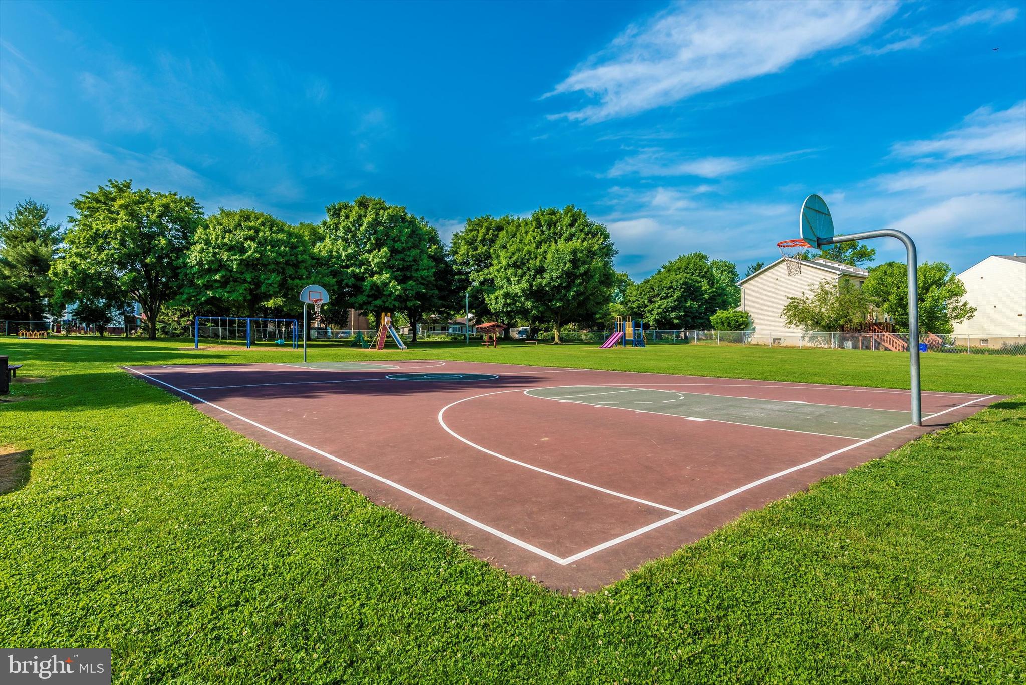CREEKSIDE PARK - Residential