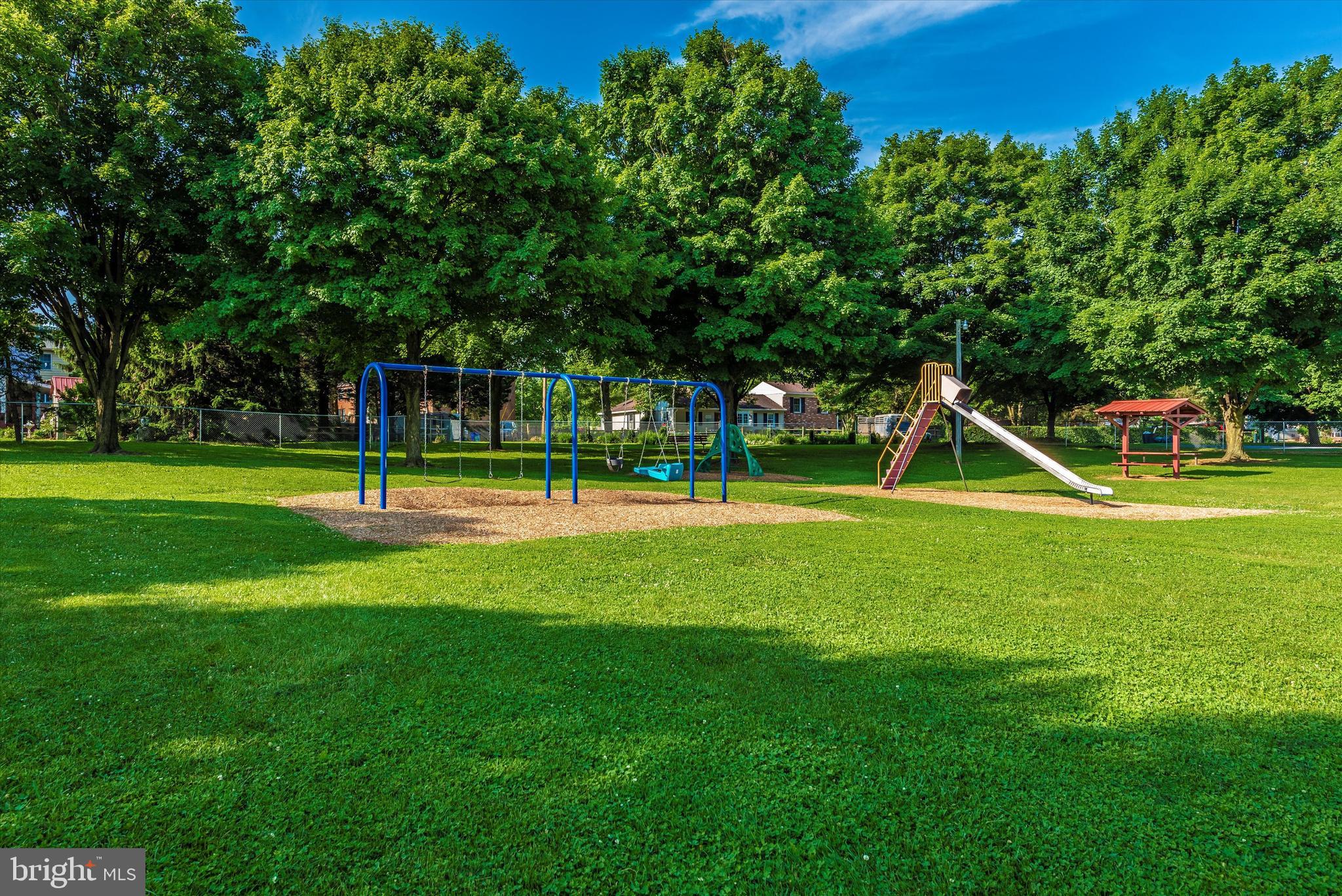 CREEKSIDE PARK - Residential