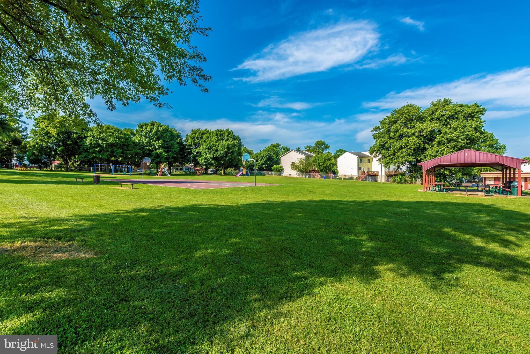 CREEKSIDE PARK - Residential