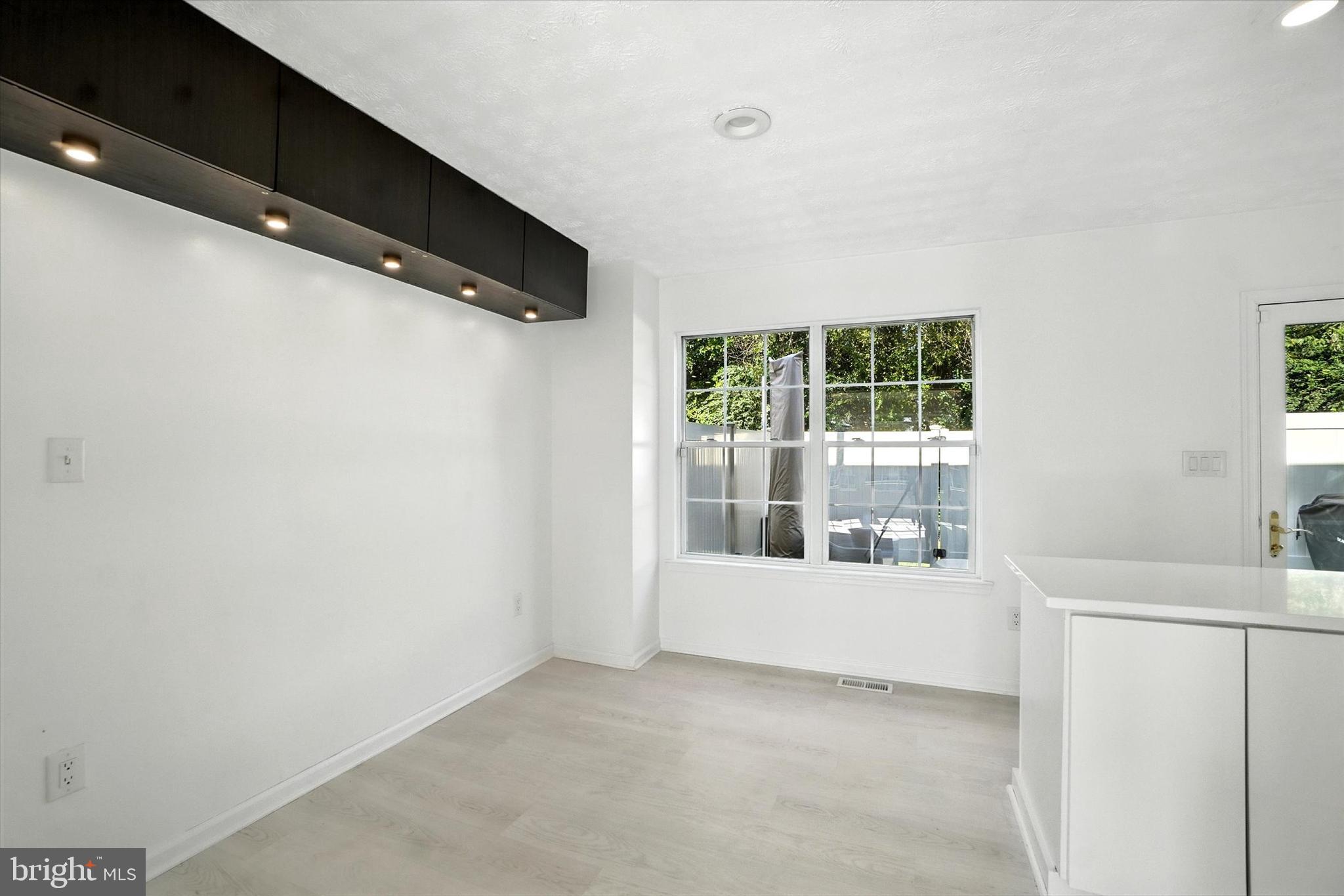 COUNTRY RIDGE - Residential