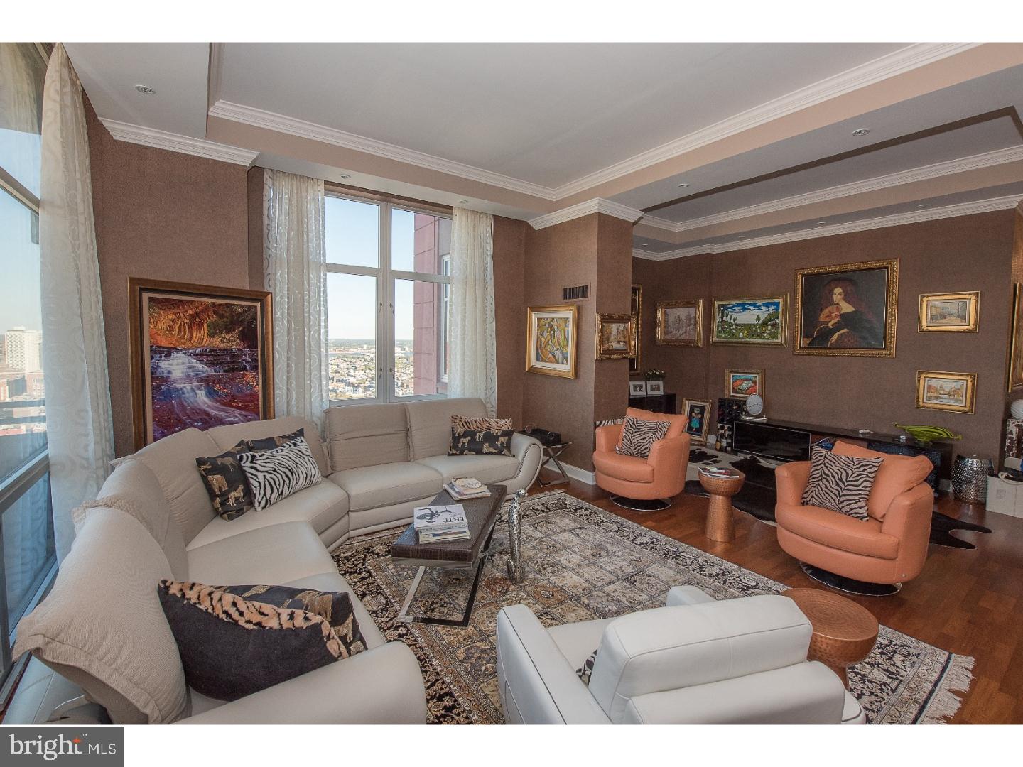 SYMPHONY HOUSE - Residential