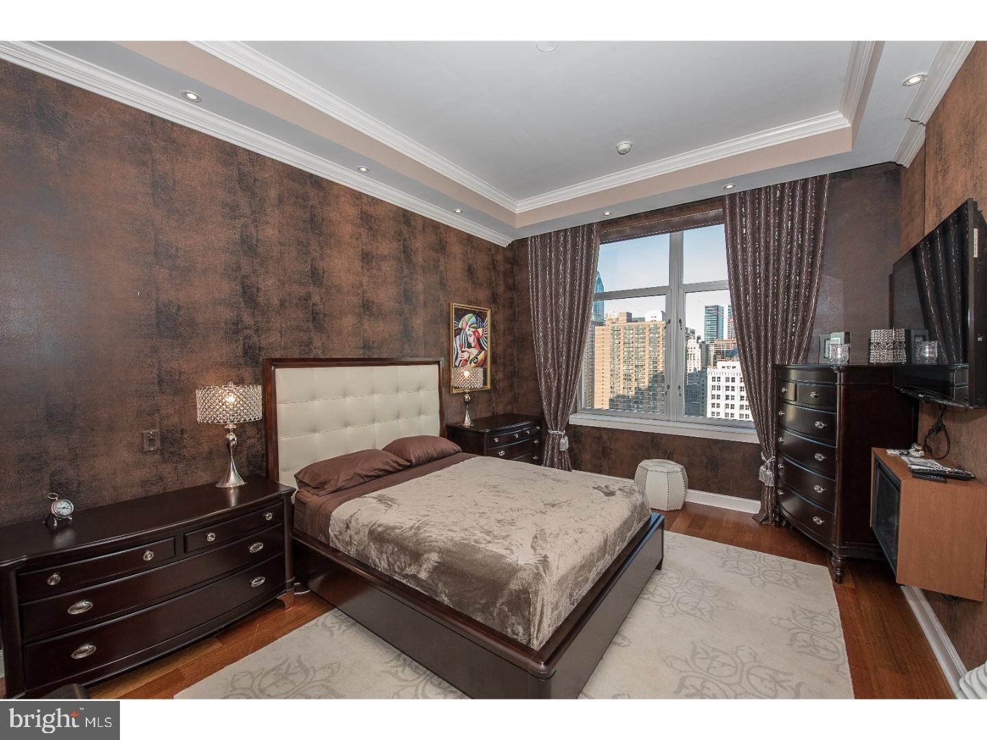 SYMPHONY HOUSE - Residential